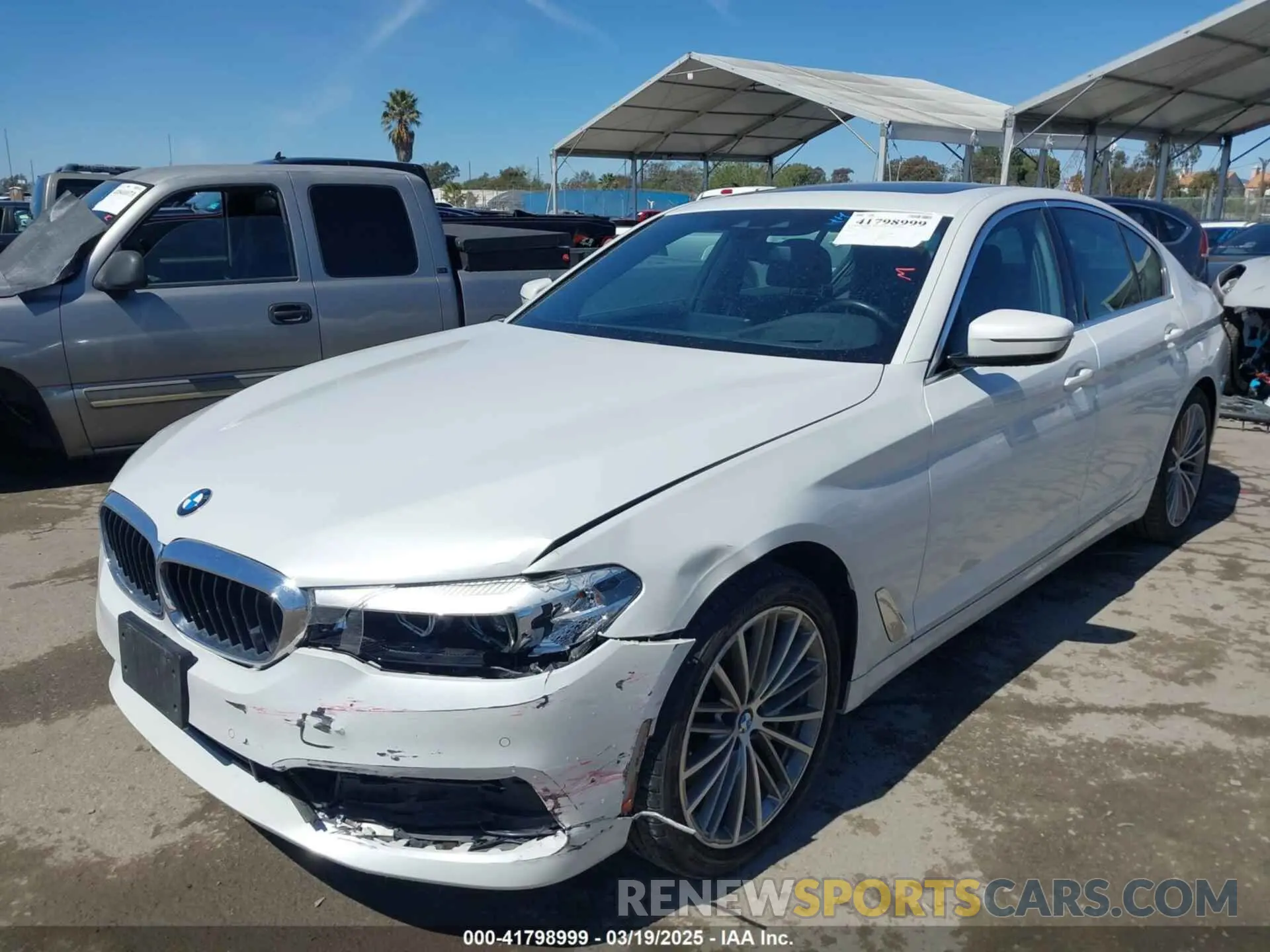 2 Photograph of a damaged car WBAJR3C02LWW79260 BMW 530I 2020