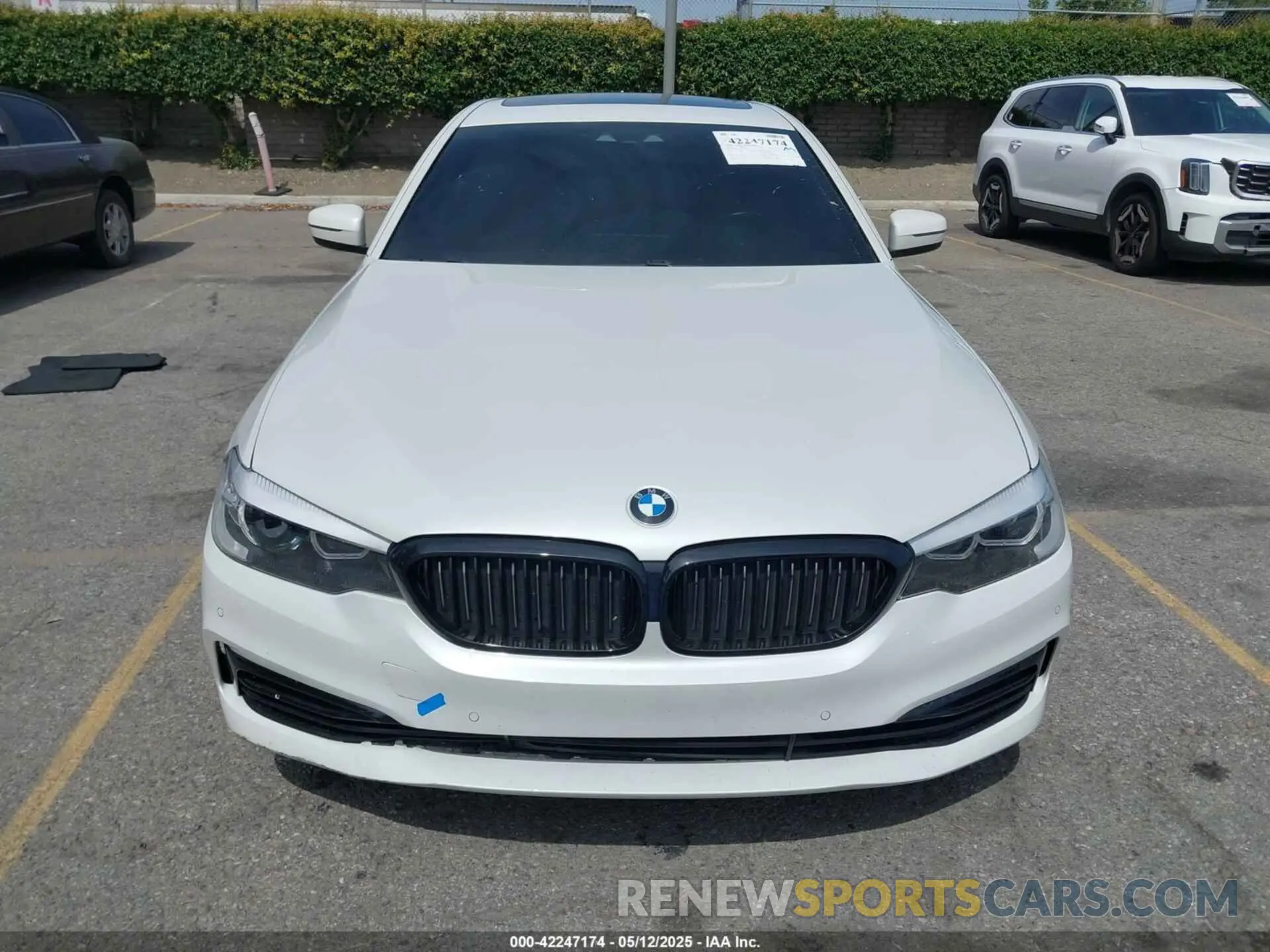 12 Photograph of a damaged car WBAJR3C04LWW69815 BMW 530I 2020