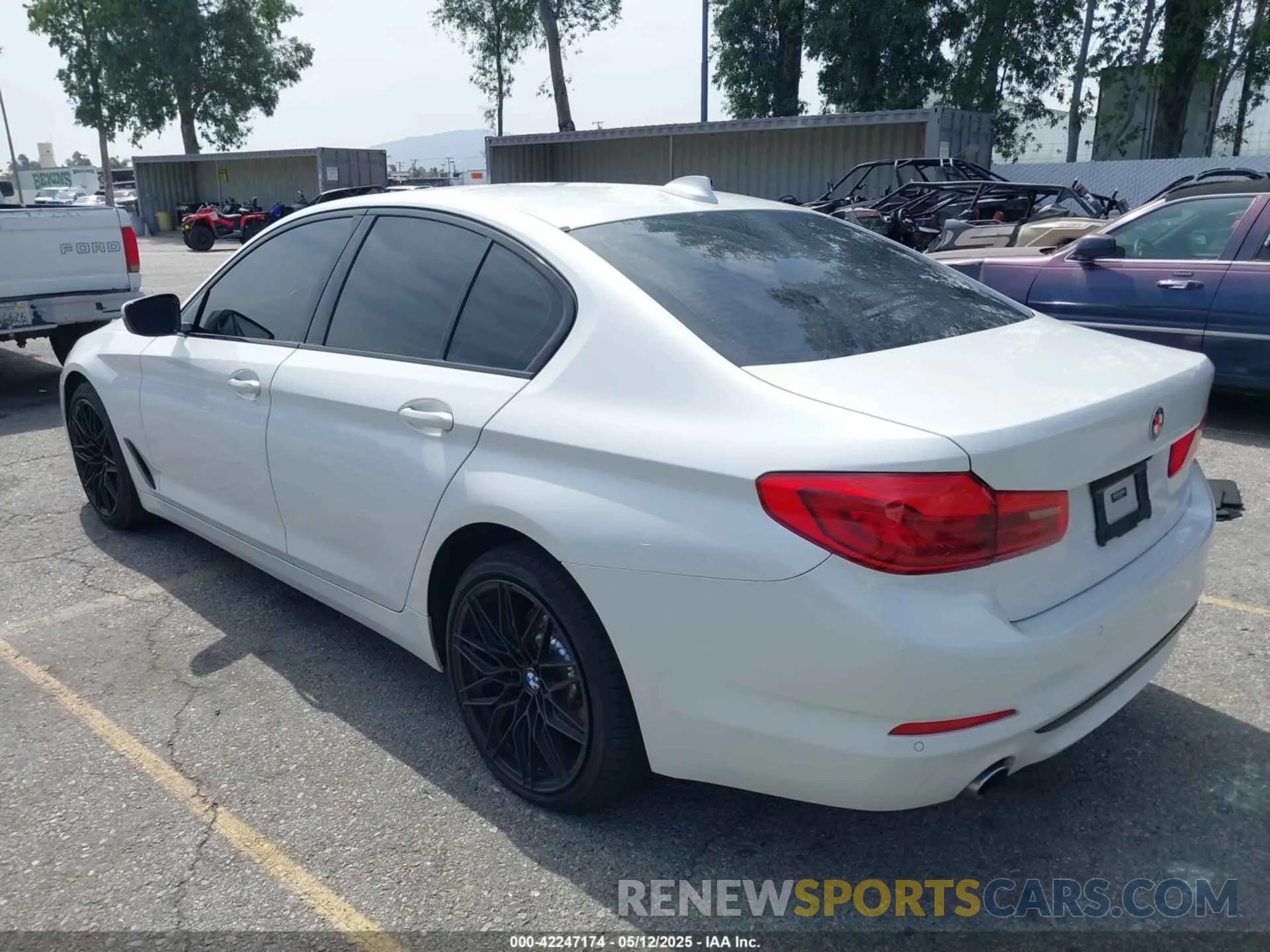 3 Photograph of a damaged car WBAJR3C04LWW69815 BMW 530I 2020