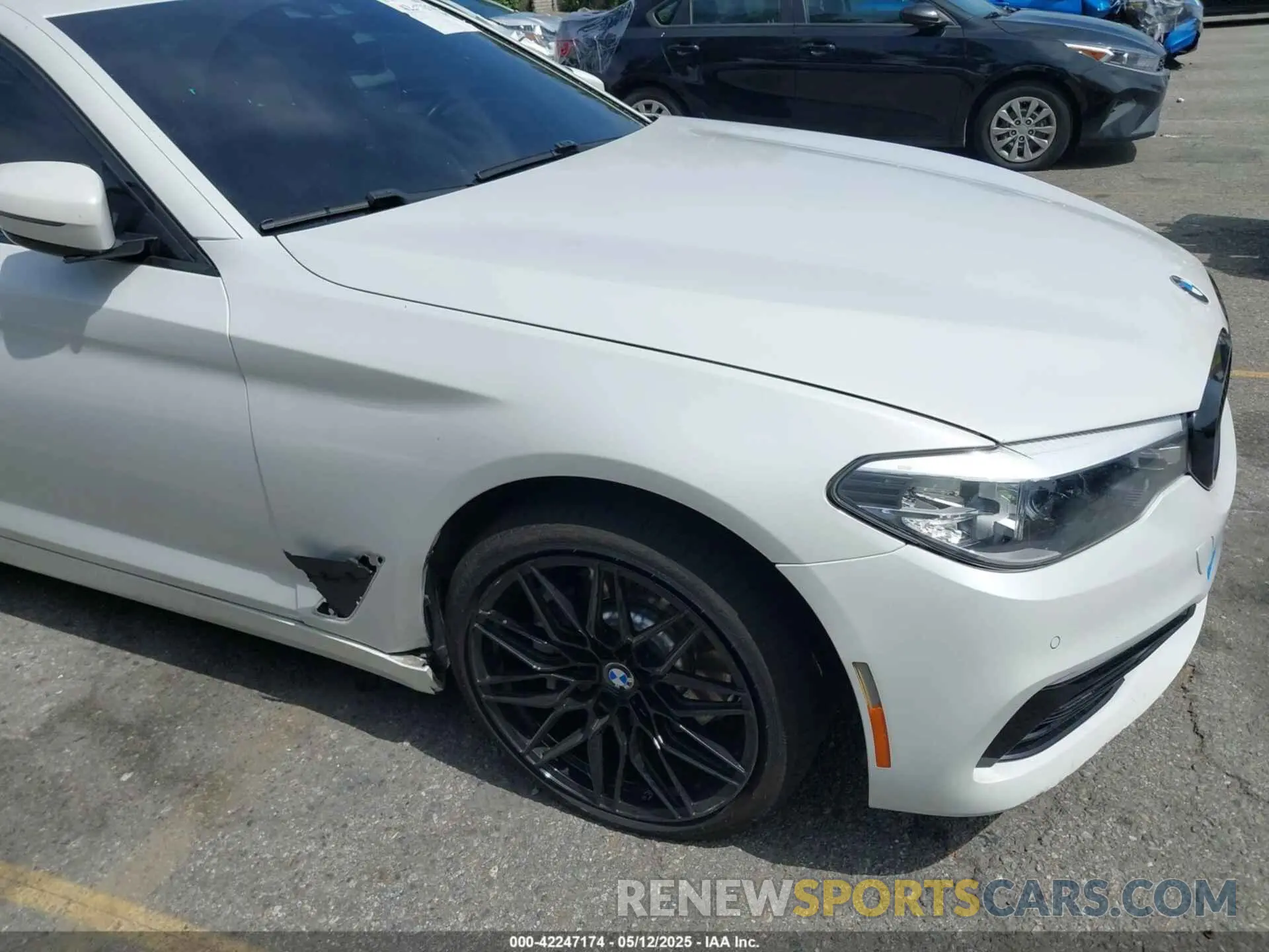 6 Photograph of a damaged car WBAJR3C04LWW69815 BMW 530I 2020