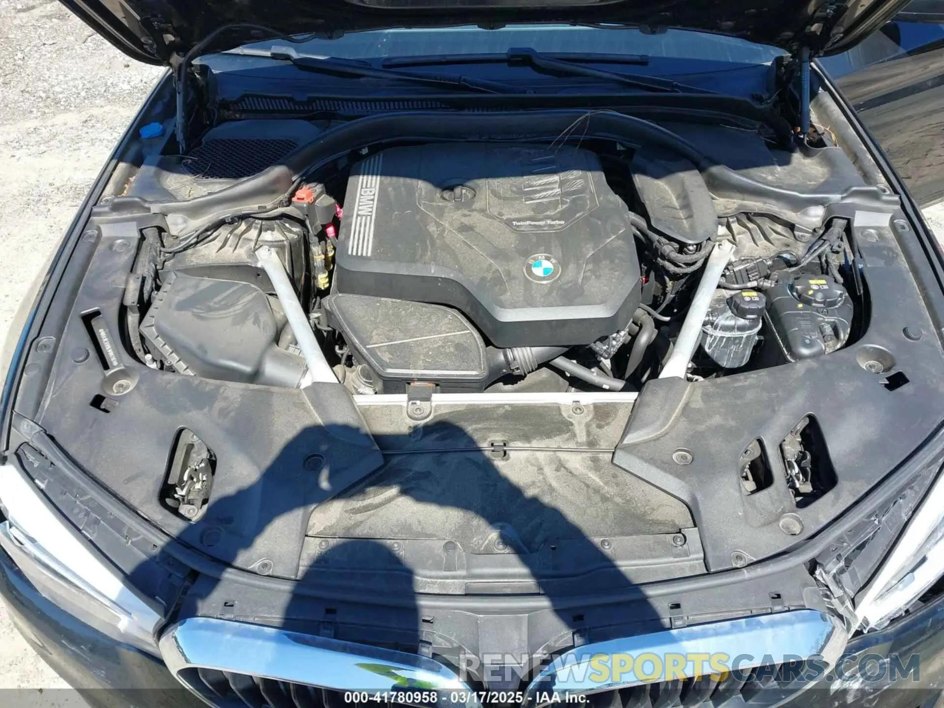10 Photograph of a damaged car WBAJR3C09LWW61161 BMW 530I 2020