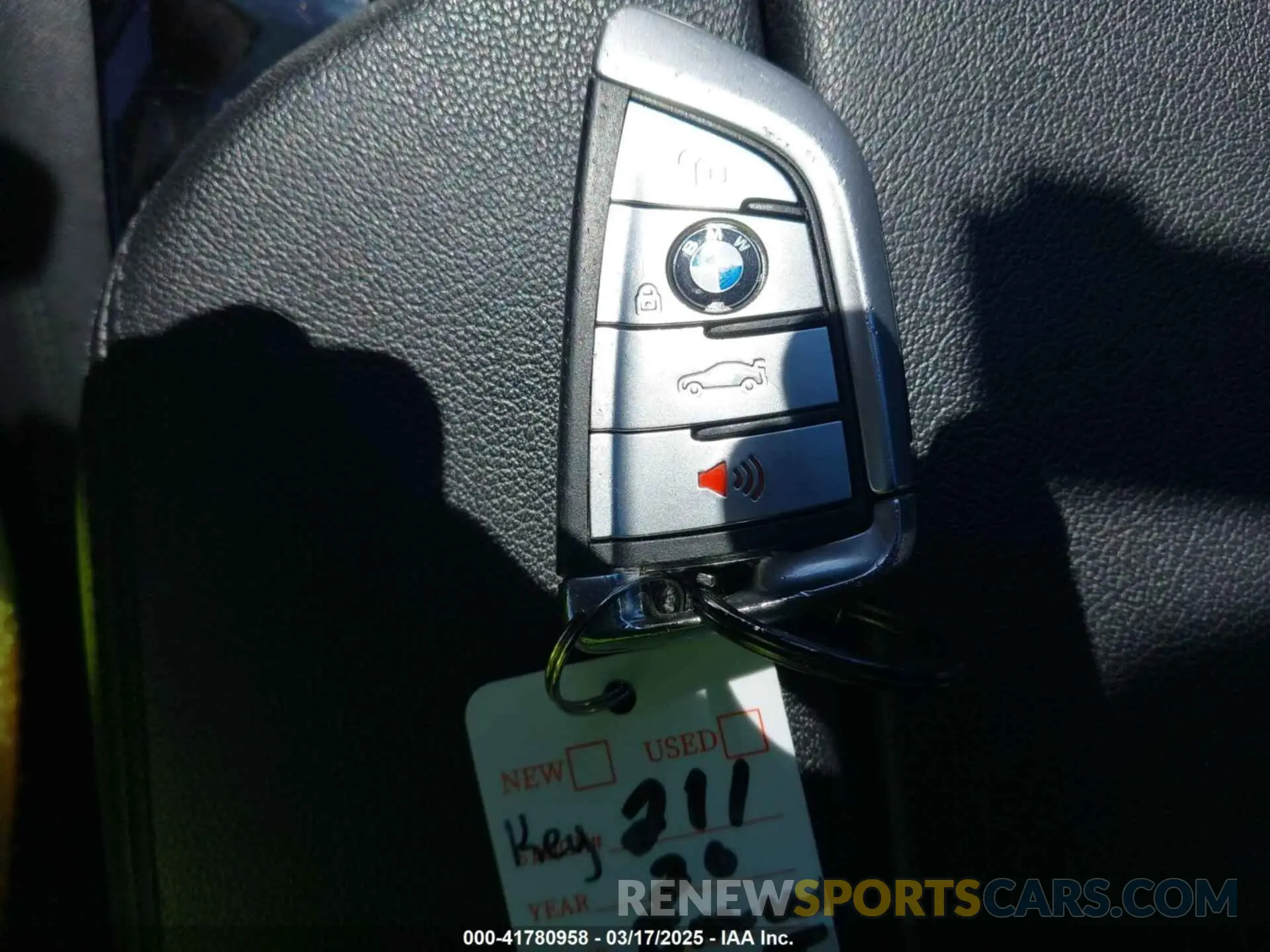 11 Photograph of a damaged car WBAJR3C09LWW61161 BMW 530I 2020