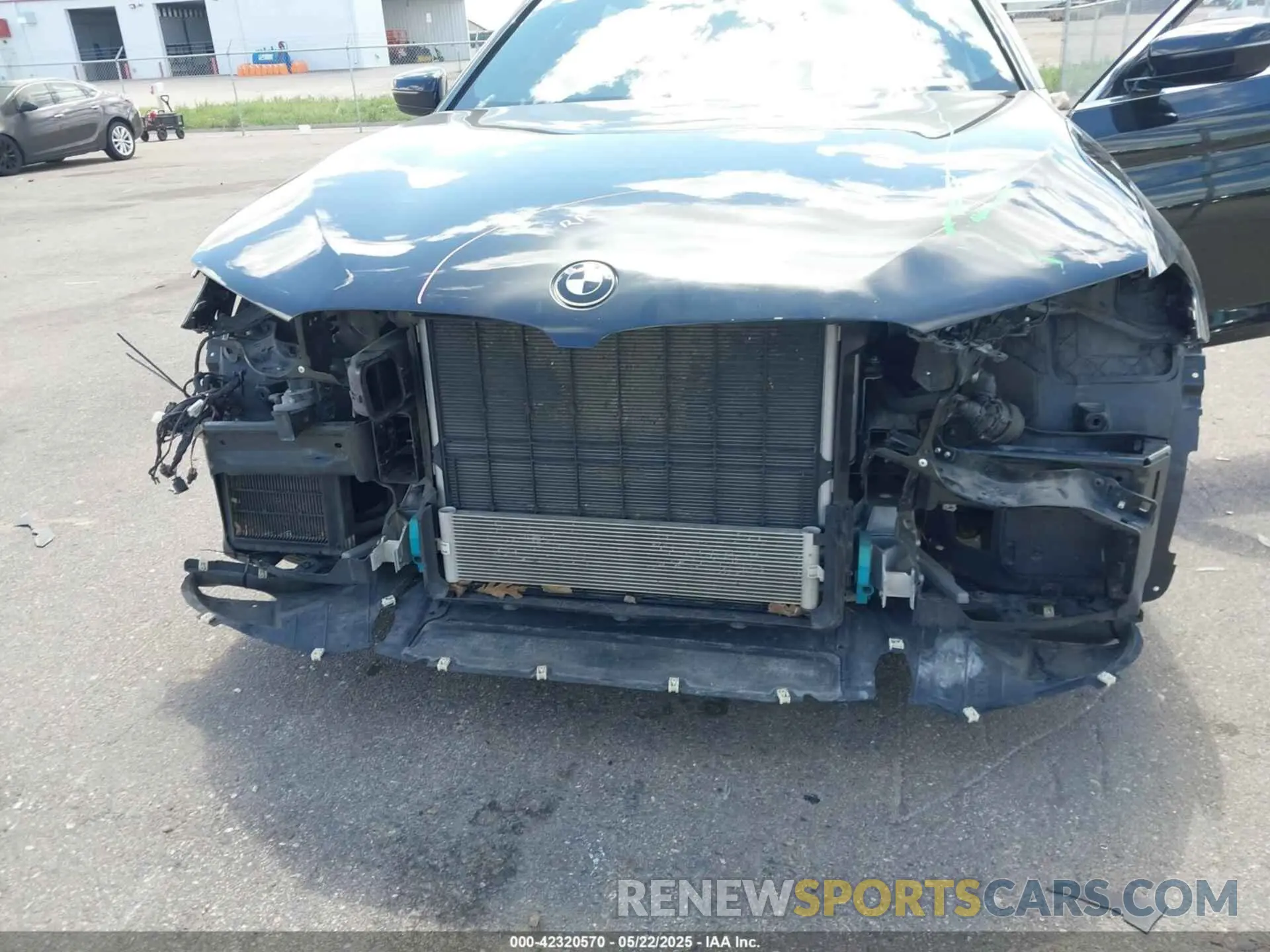 6 Photograph of a damaged car WBAJR7C00LBP96334 BMW 530I 2020