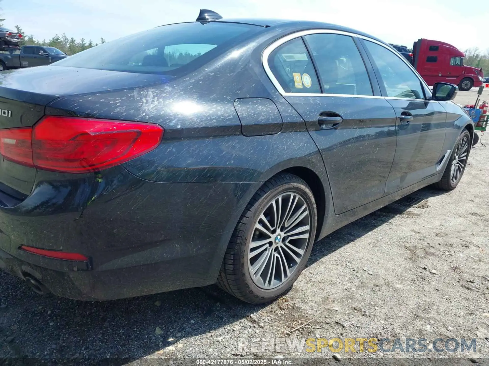 4 Photograph of a damaged car WBAJR7C03LWW78402 BMW 530I 2020