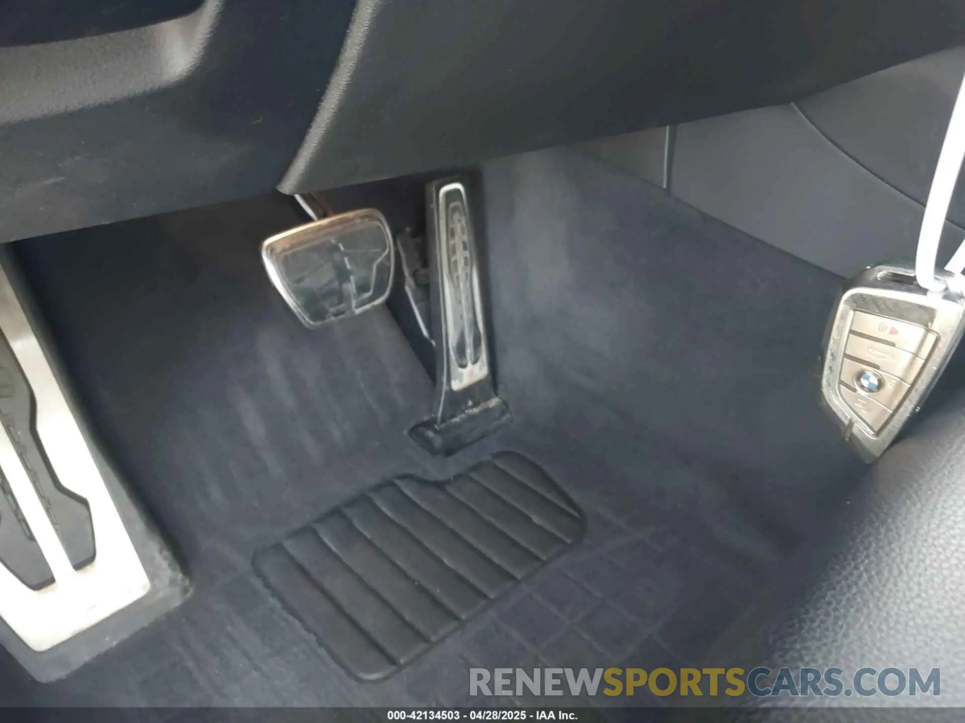 11 Photograph of a damaged car WBAJR7C0XLCD55694 BMW 530I 2020
