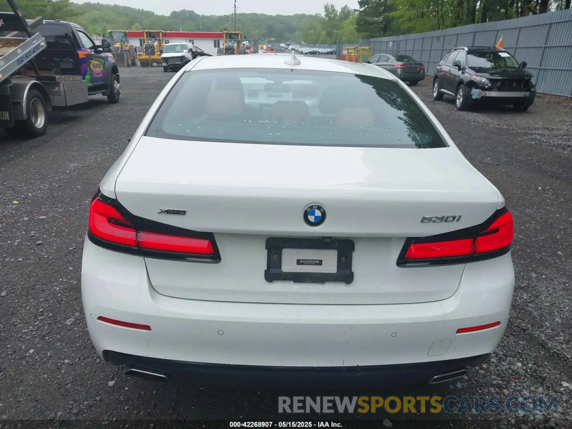 16 Photograph of a damaged car WBA13BJ03MCG80602 BMW 530I 2021