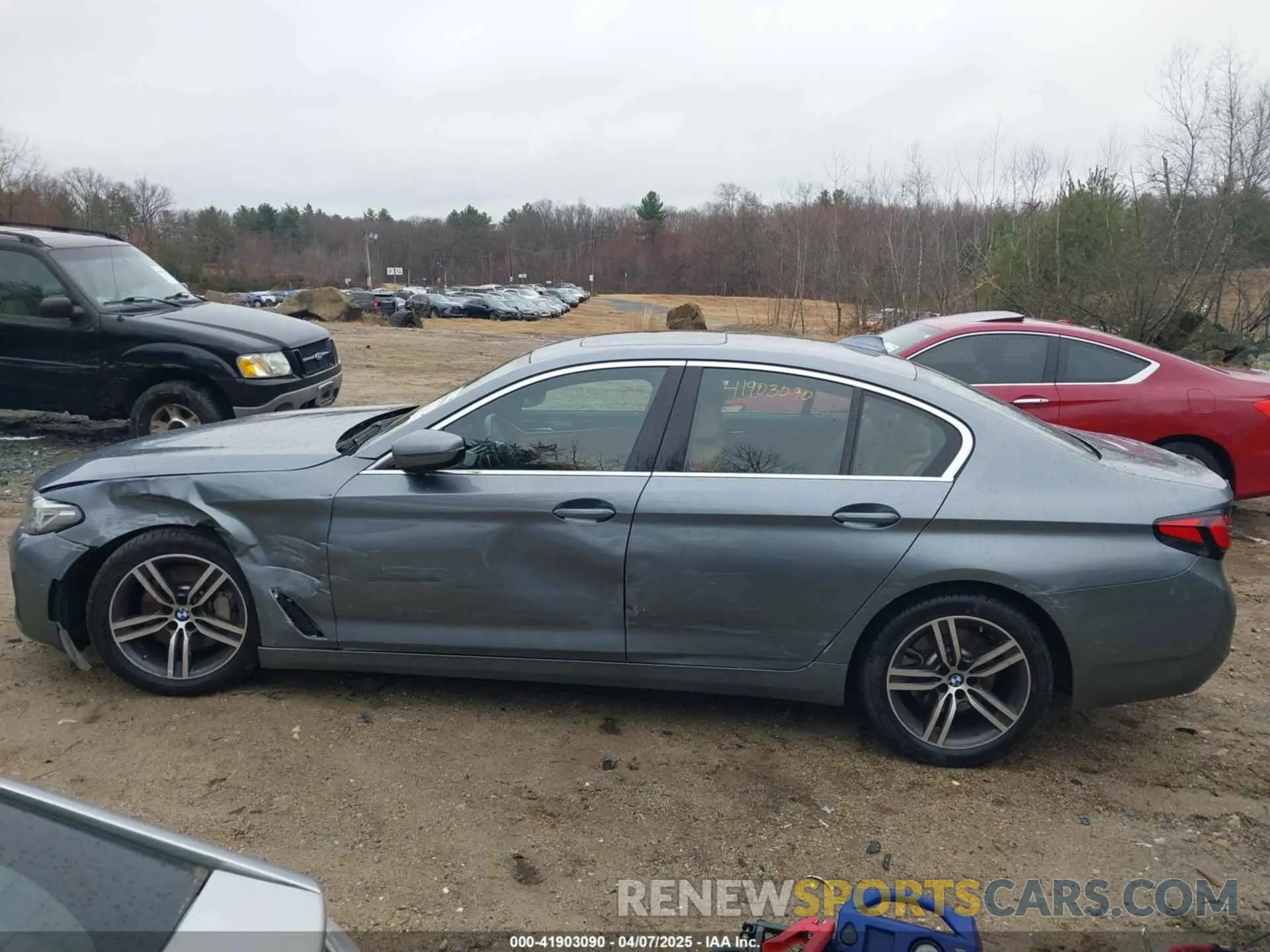 14 Photograph of a damaged car WBA13BJ05MWX32274 BMW 530I 2021