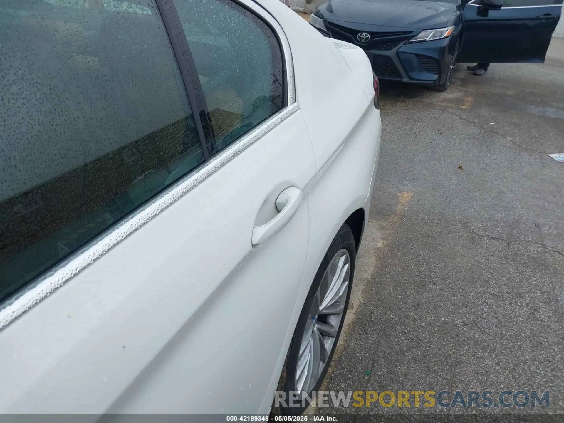 12 Photograph of a damaged car WBA13BJ08MCF06654 BMW 530I 2021