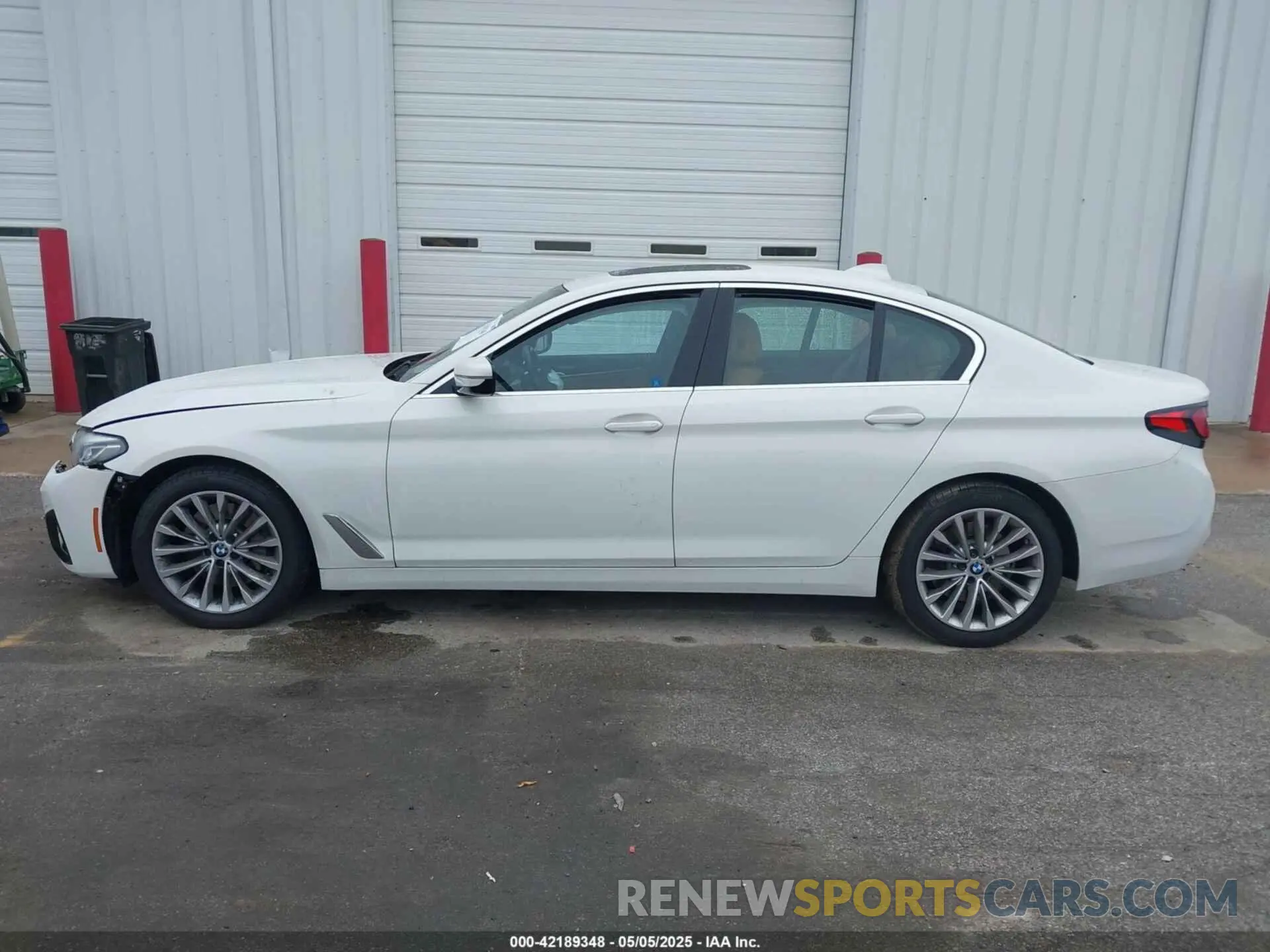 15 Photograph of a damaged car WBA13BJ08MCF06654 BMW 530I 2021