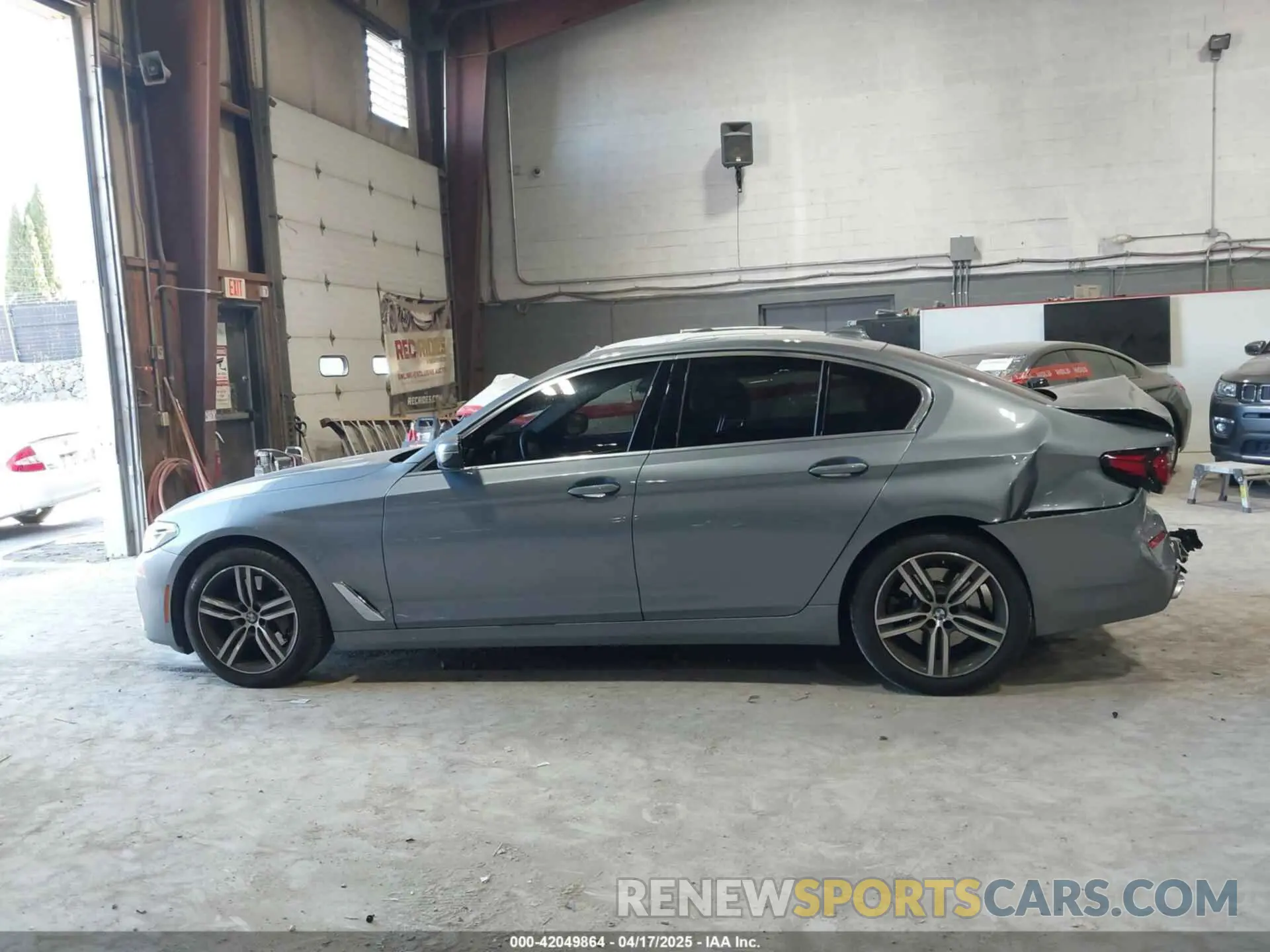14 Photograph of a damaged car WBA13BJ09MWX01402 BMW 530I 2021