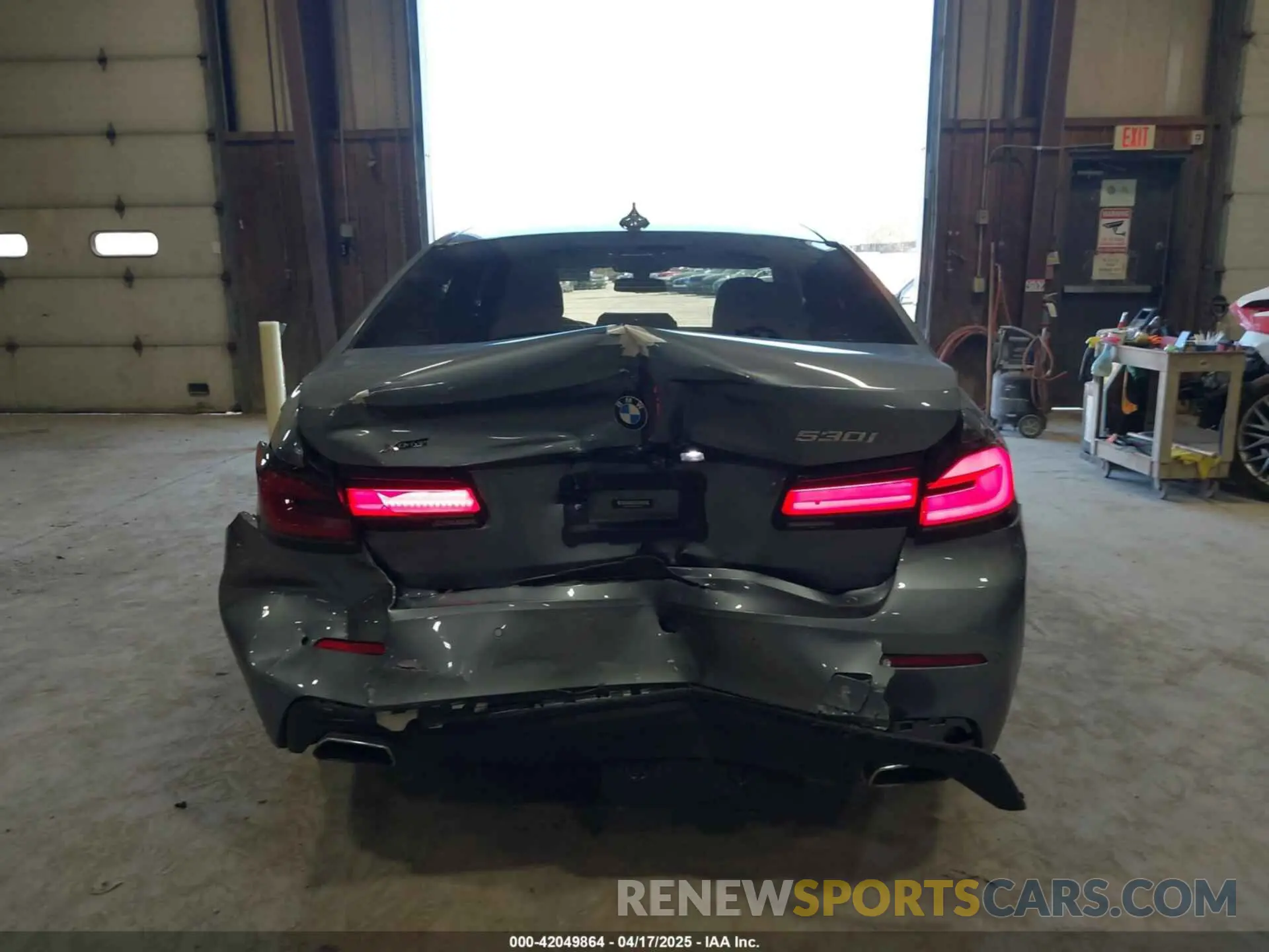 16 Photograph of a damaged car WBA13BJ09MWX01402 BMW 530I 2021