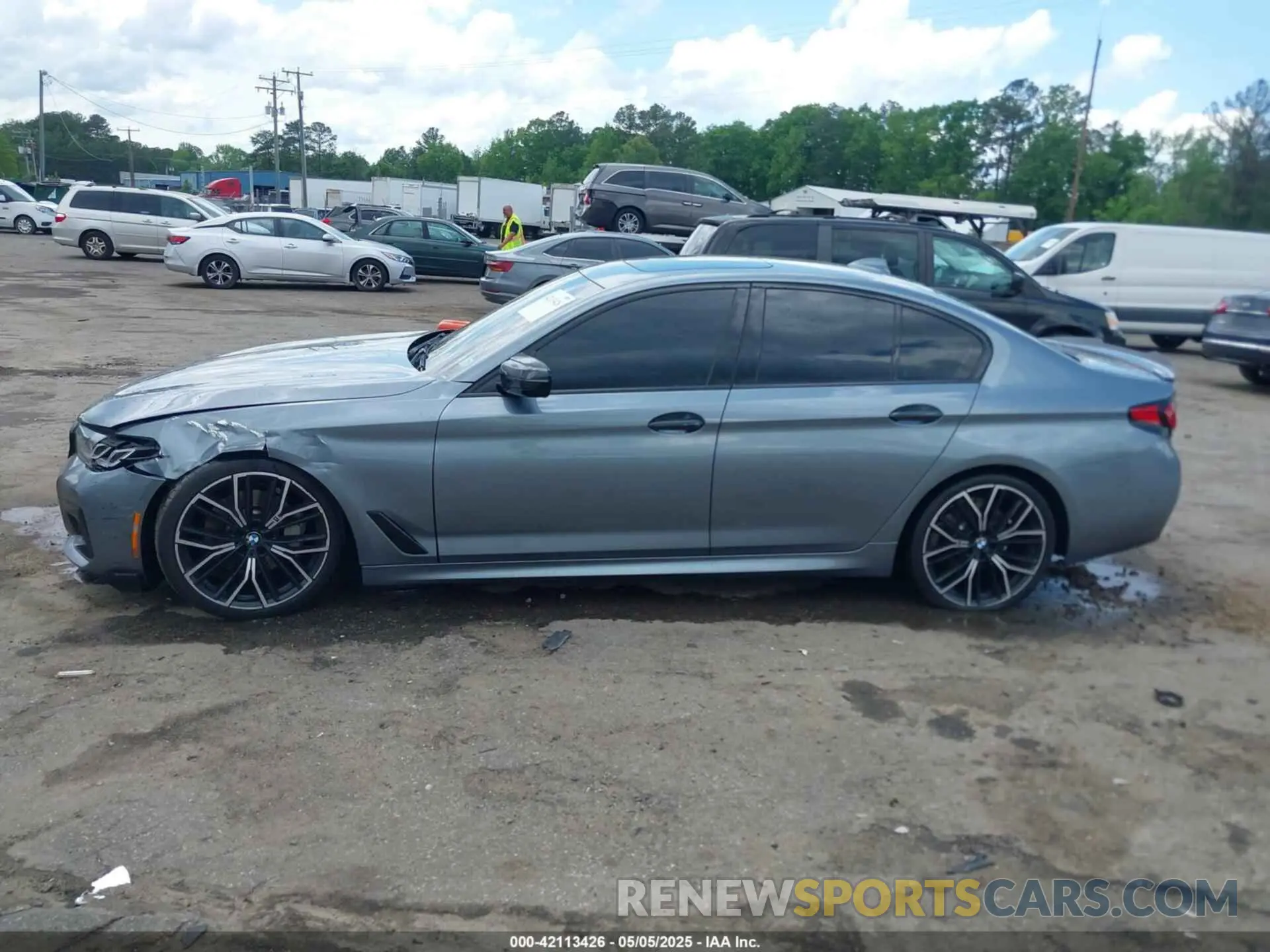 14 Photograph of a damaged car WBA13BJ0XMWW98865 BMW 530I 2021