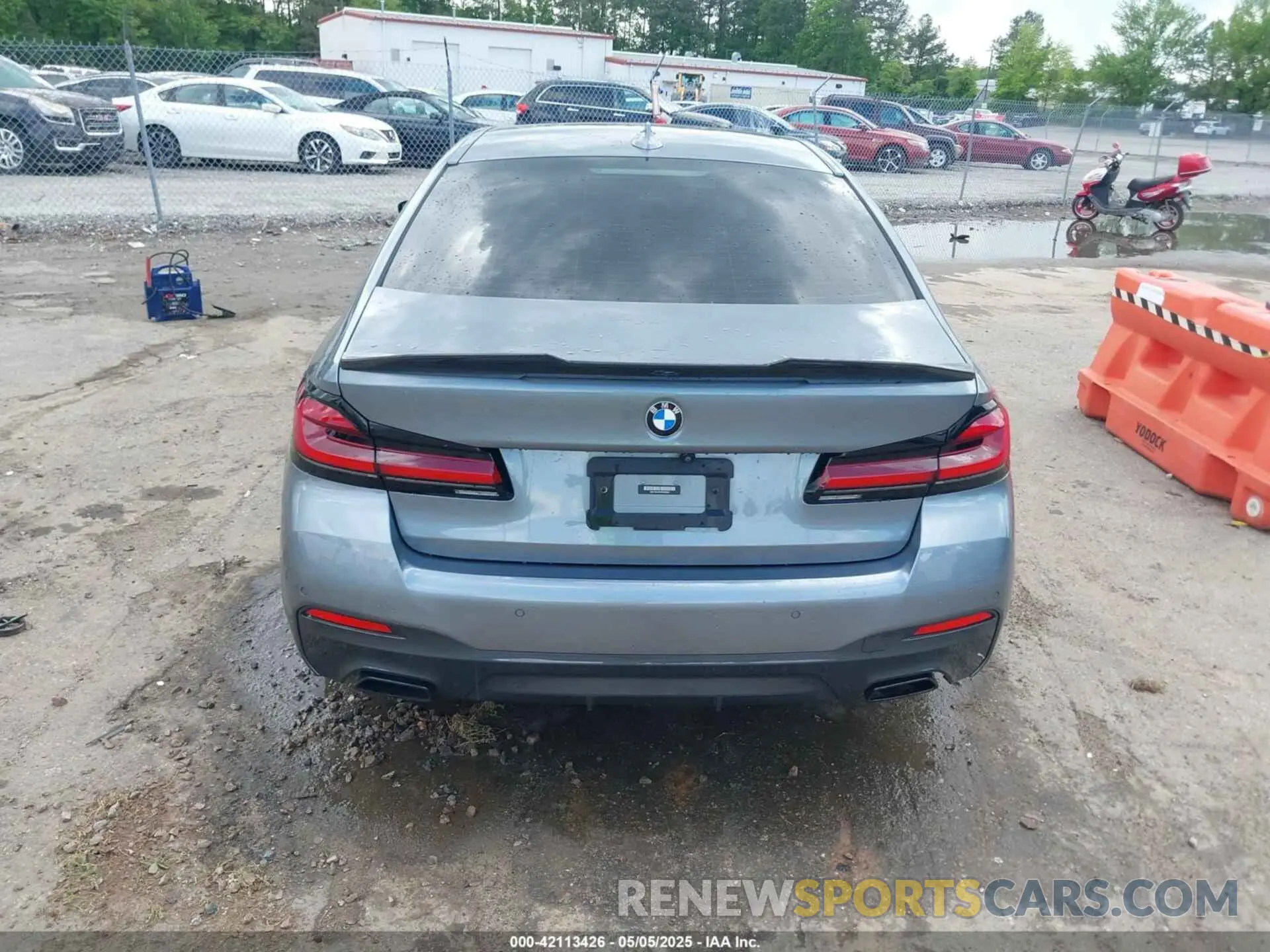 16 Photograph of a damaged car WBA13BJ0XMWW98865 BMW 530I 2021