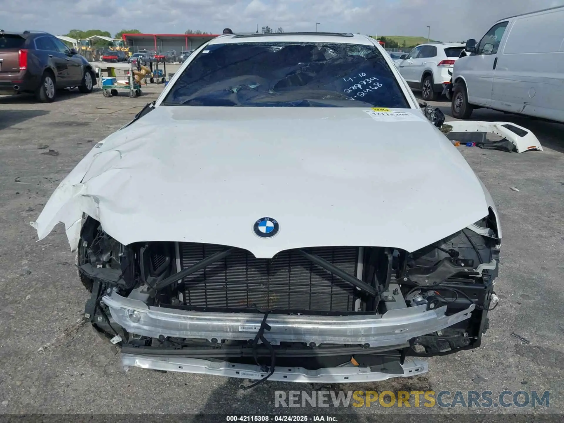 12 Photograph of a damaged car WBA53BH01MWX02468 BMW 530I 2021