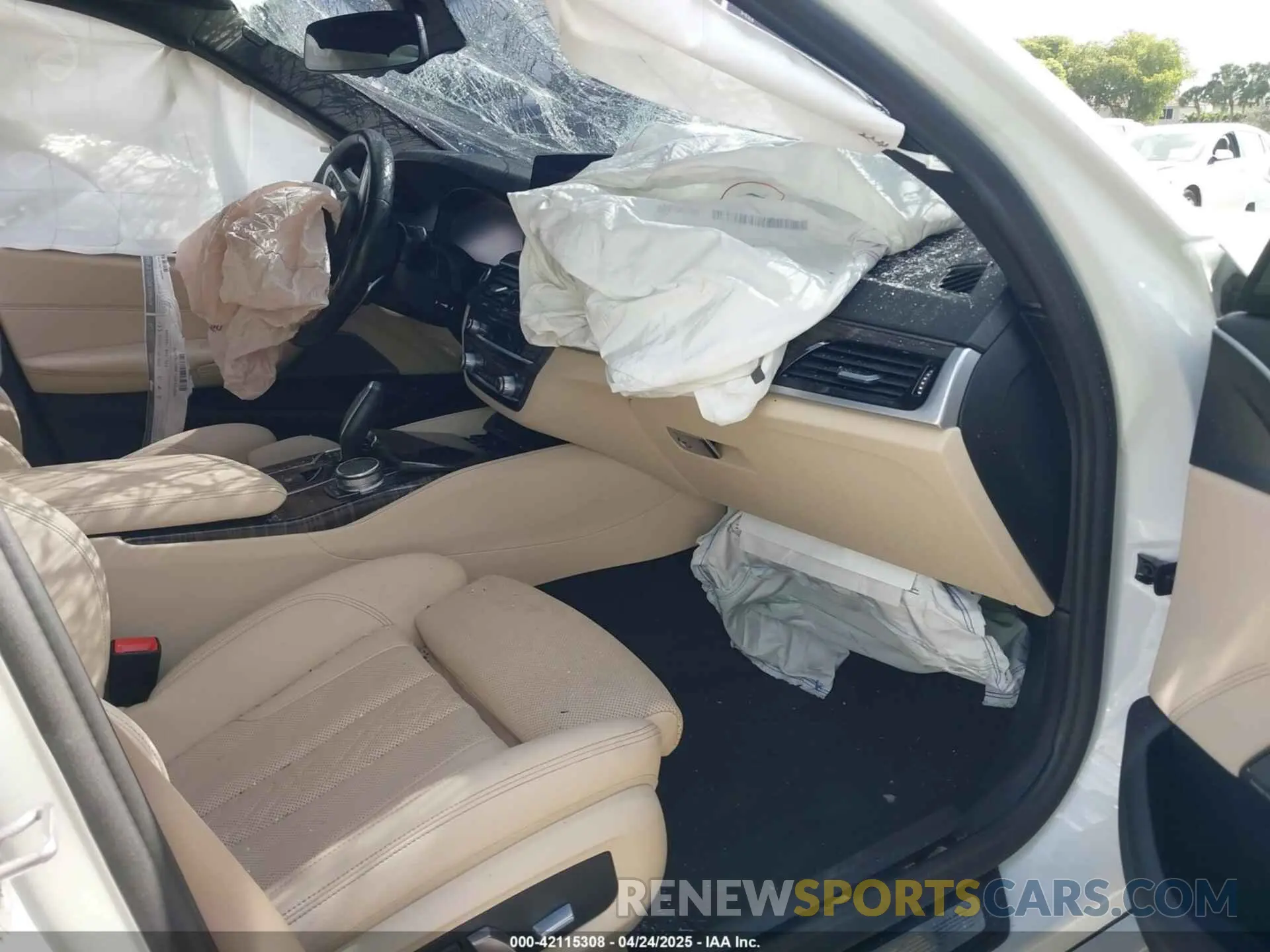 5 Photograph of a damaged car WBA53BH01MWX02468 BMW 530I 2021