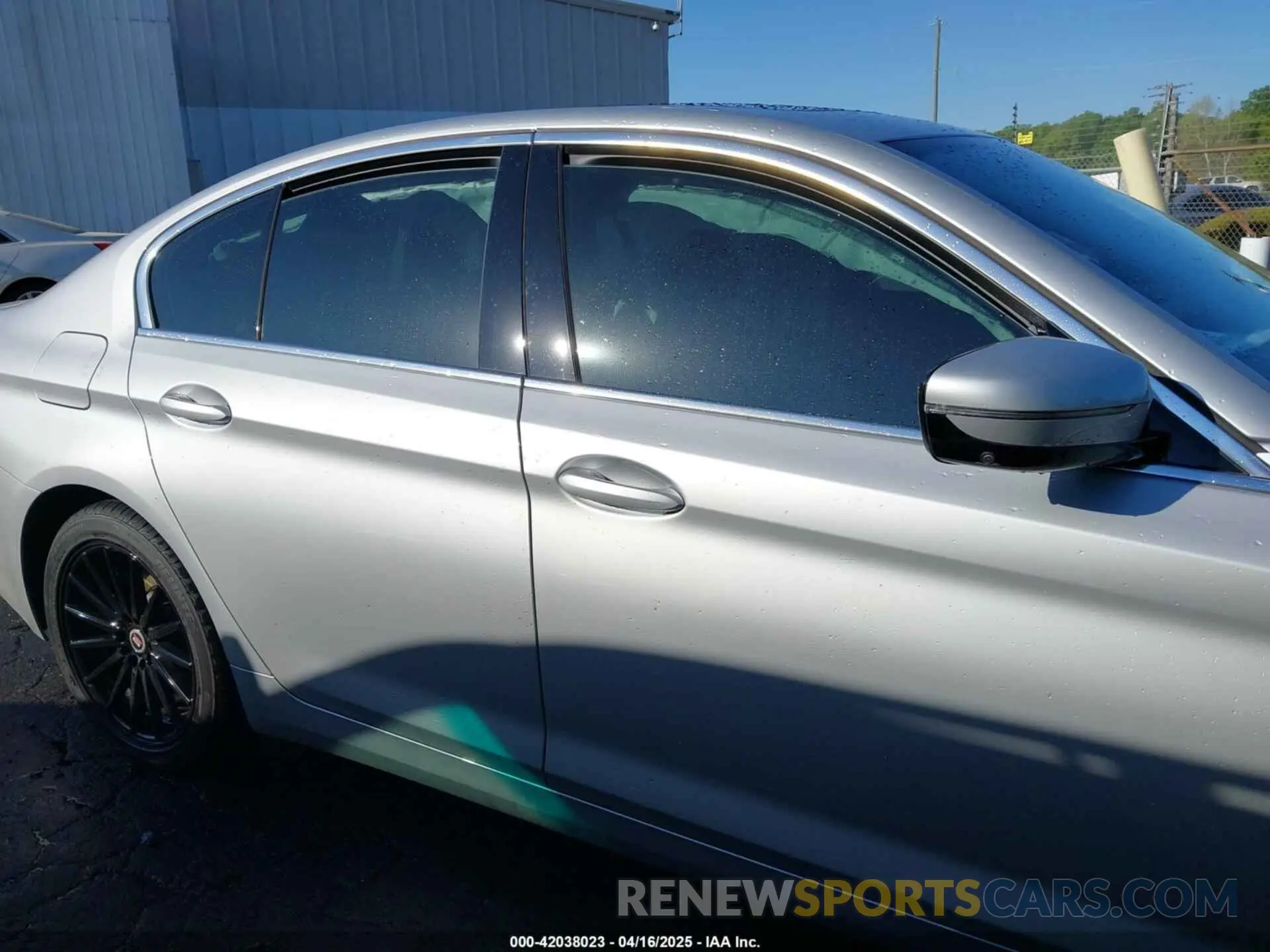 13 Photograph of a damaged car WBA53BH01MWX15298 BMW 530I 2021