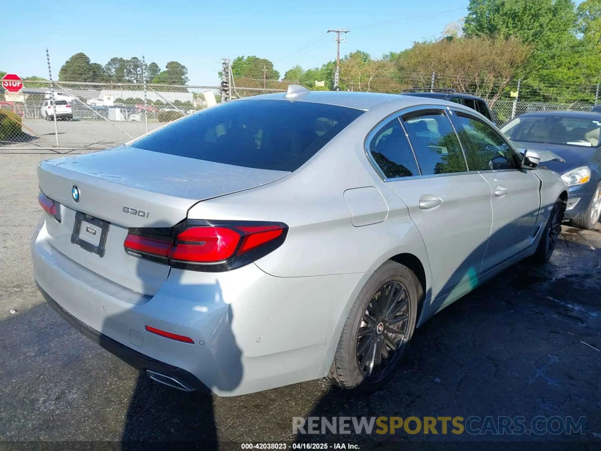 4 Photograph of a damaged car WBA53BH01MWX15298 BMW 530I 2021