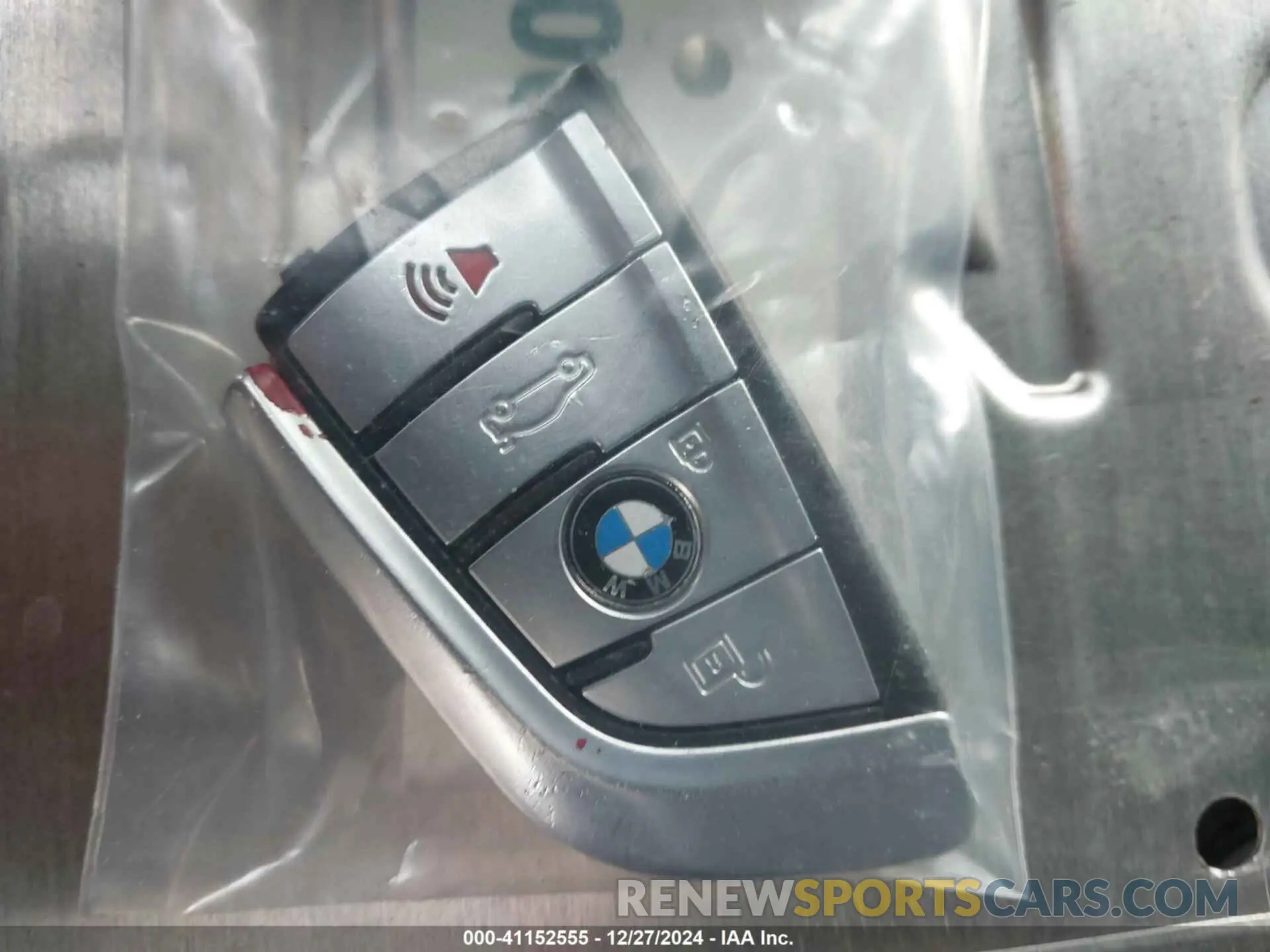 11 Photograph of a damaged car WBA53BH03MCG12419 BMW 530I 2021