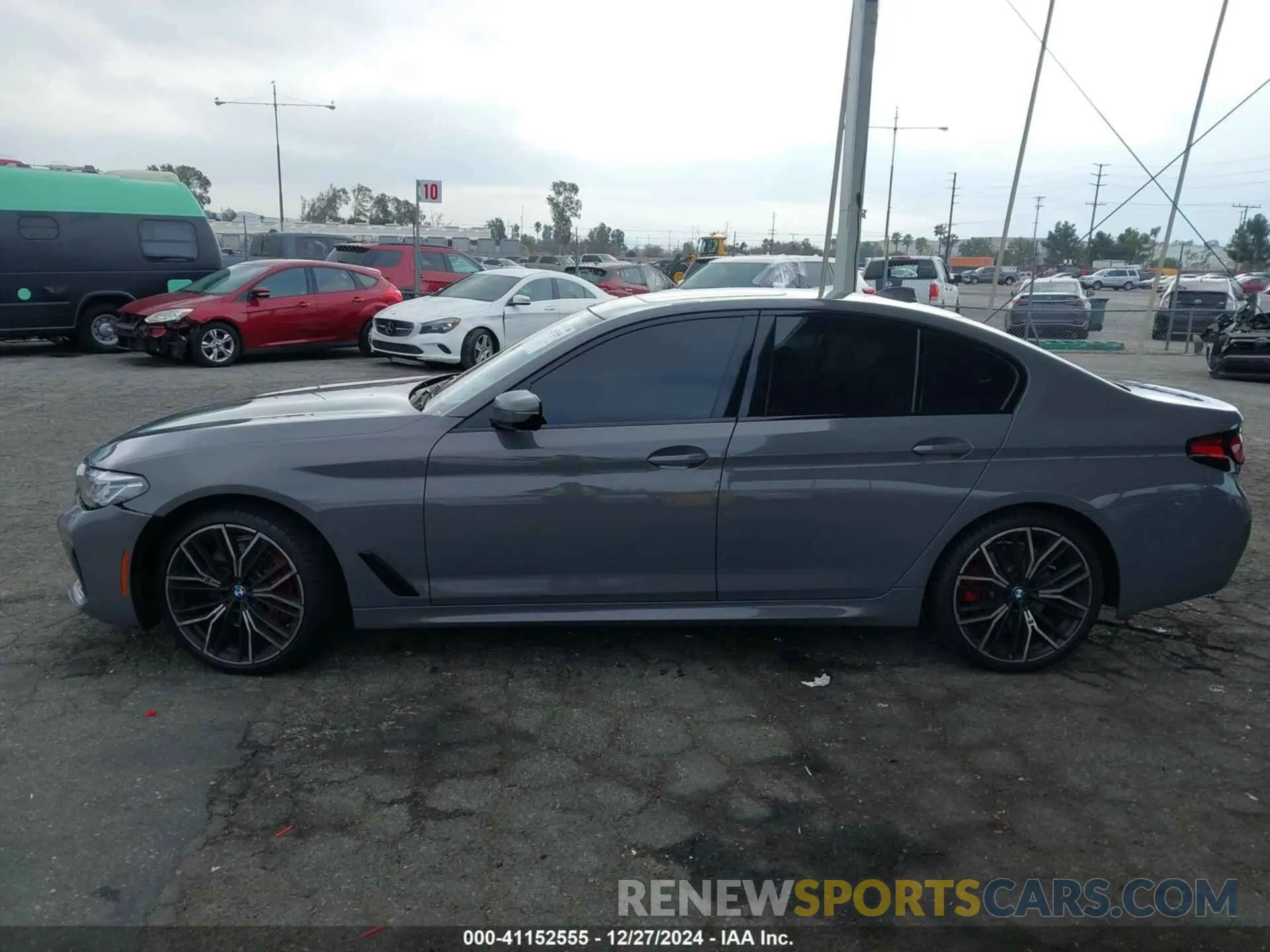 14 Photograph of a damaged car WBA53BH03MCG12419 BMW 530I 2021