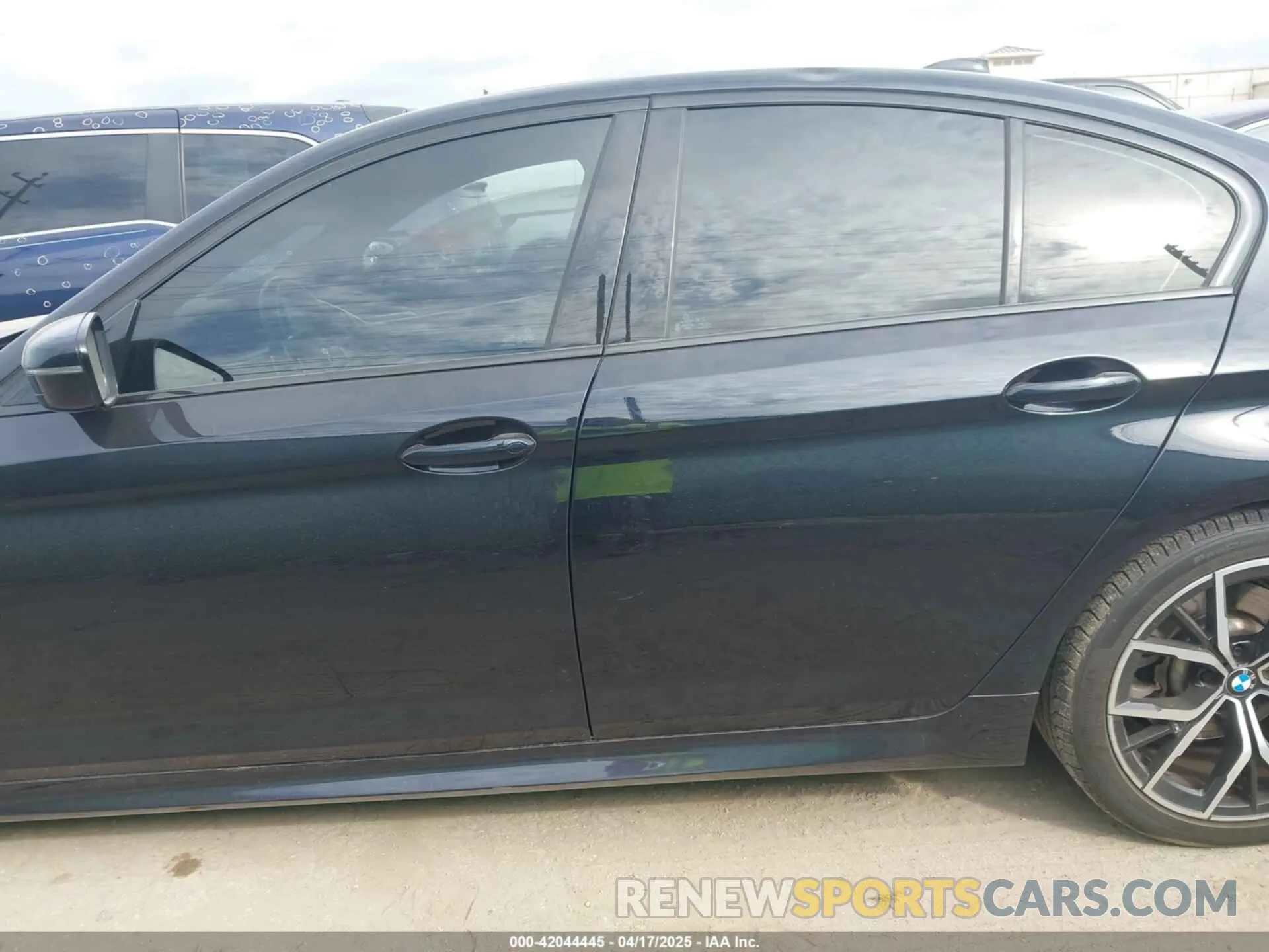 14 Photograph of a damaged car WBA53BH04MCF37326 BMW 530I 2021