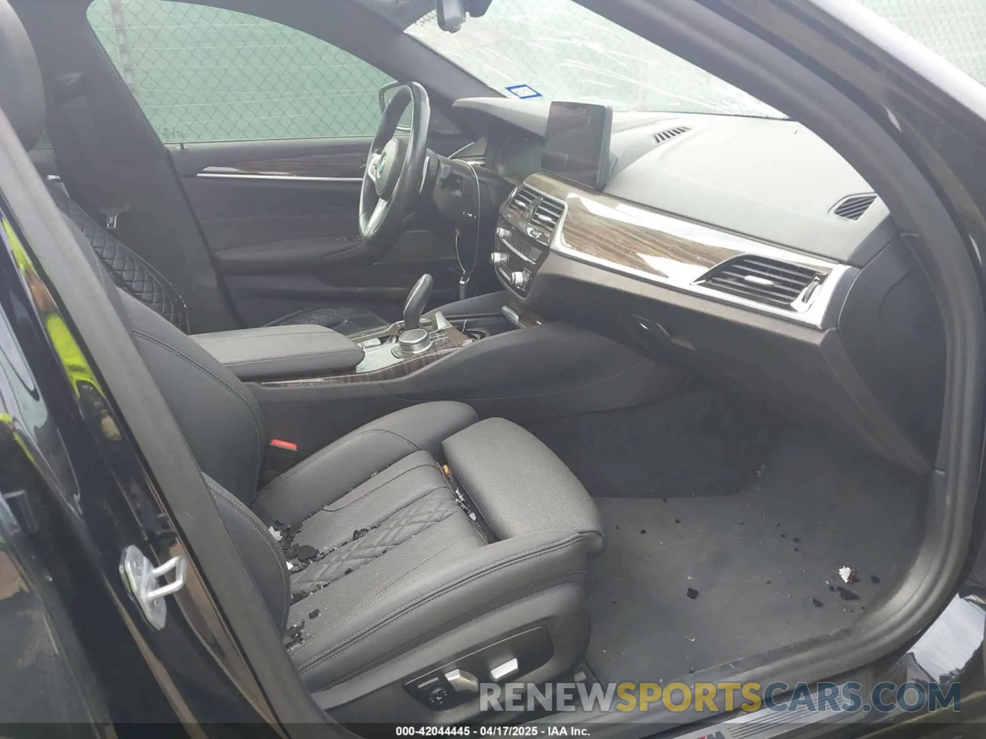 5 Photograph of a damaged car WBA53BH04MCF37326 BMW 530I 2021
