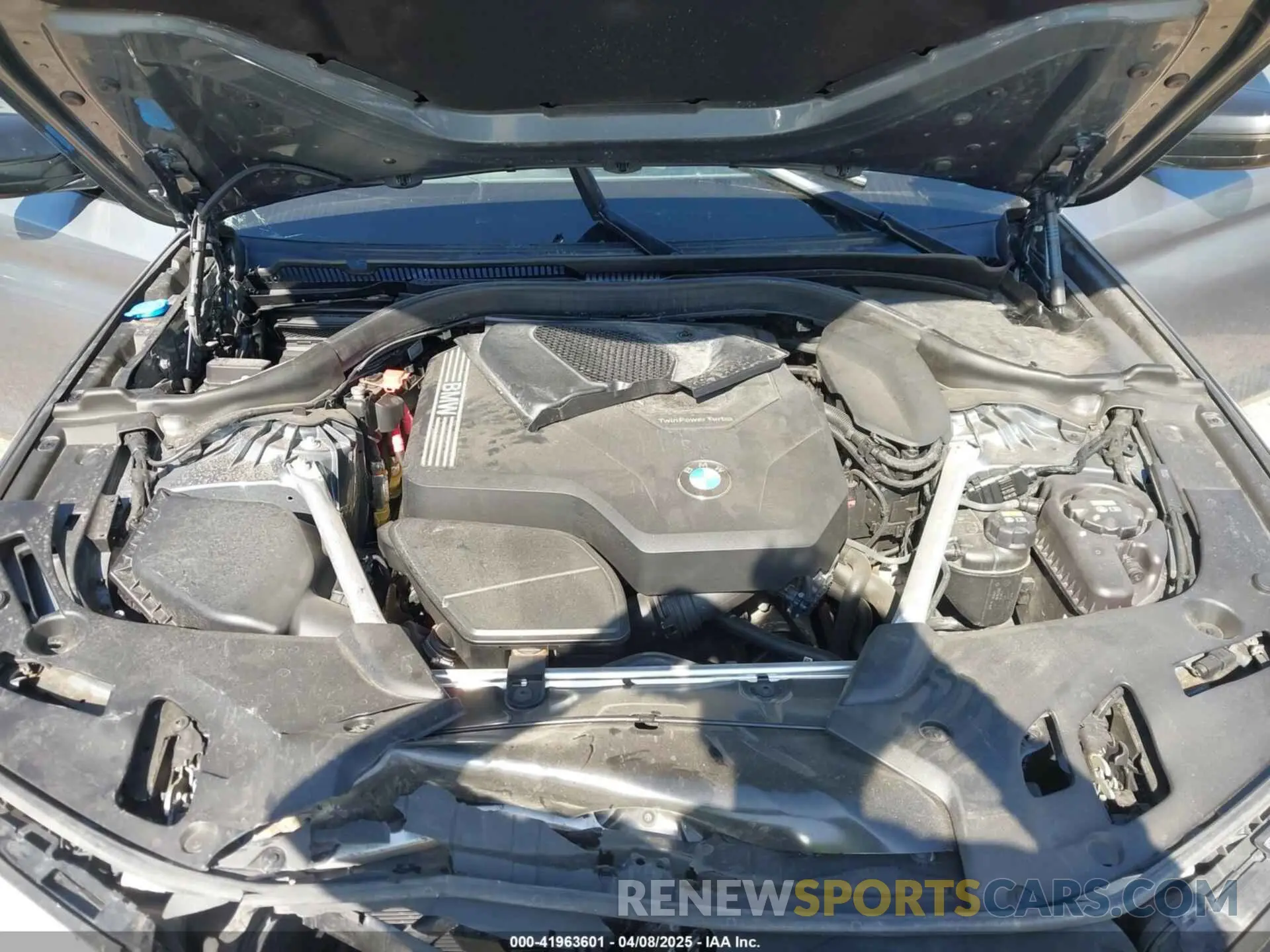 10 Photograph of a damaged car WBA53BH04MWX16672 BMW 530I 2021
