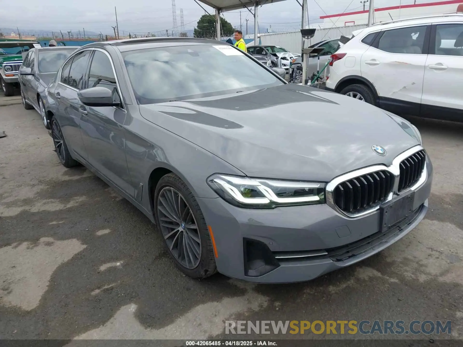 1 Photograph of a damaged car WBA53BH08MWX16268 BMW 530I 2021