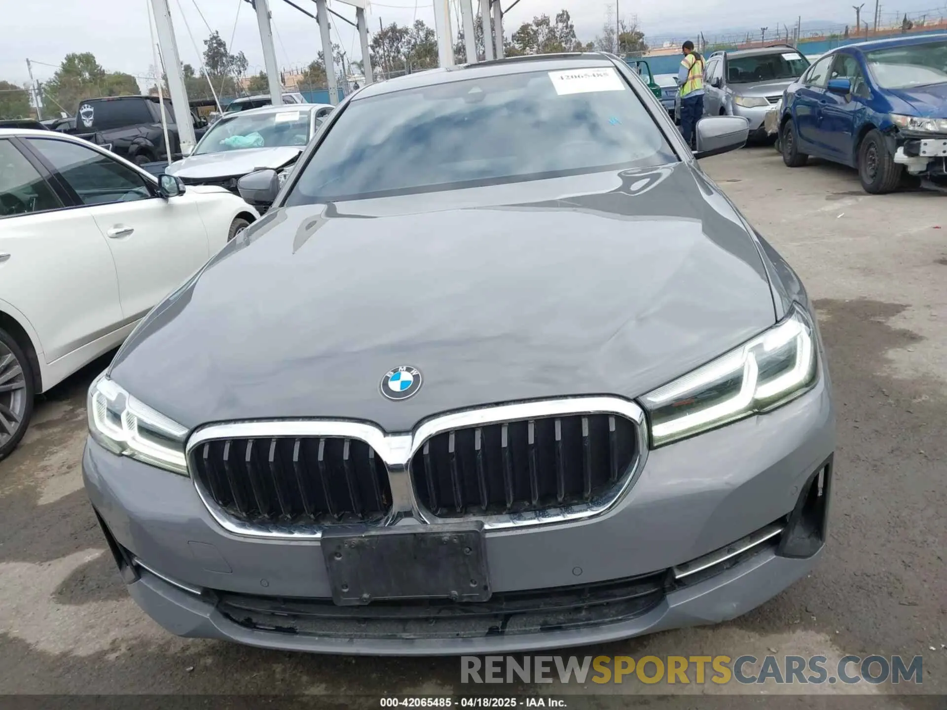 13 Photograph of a damaged car WBA53BH08MWX16268 BMW 530I 2021