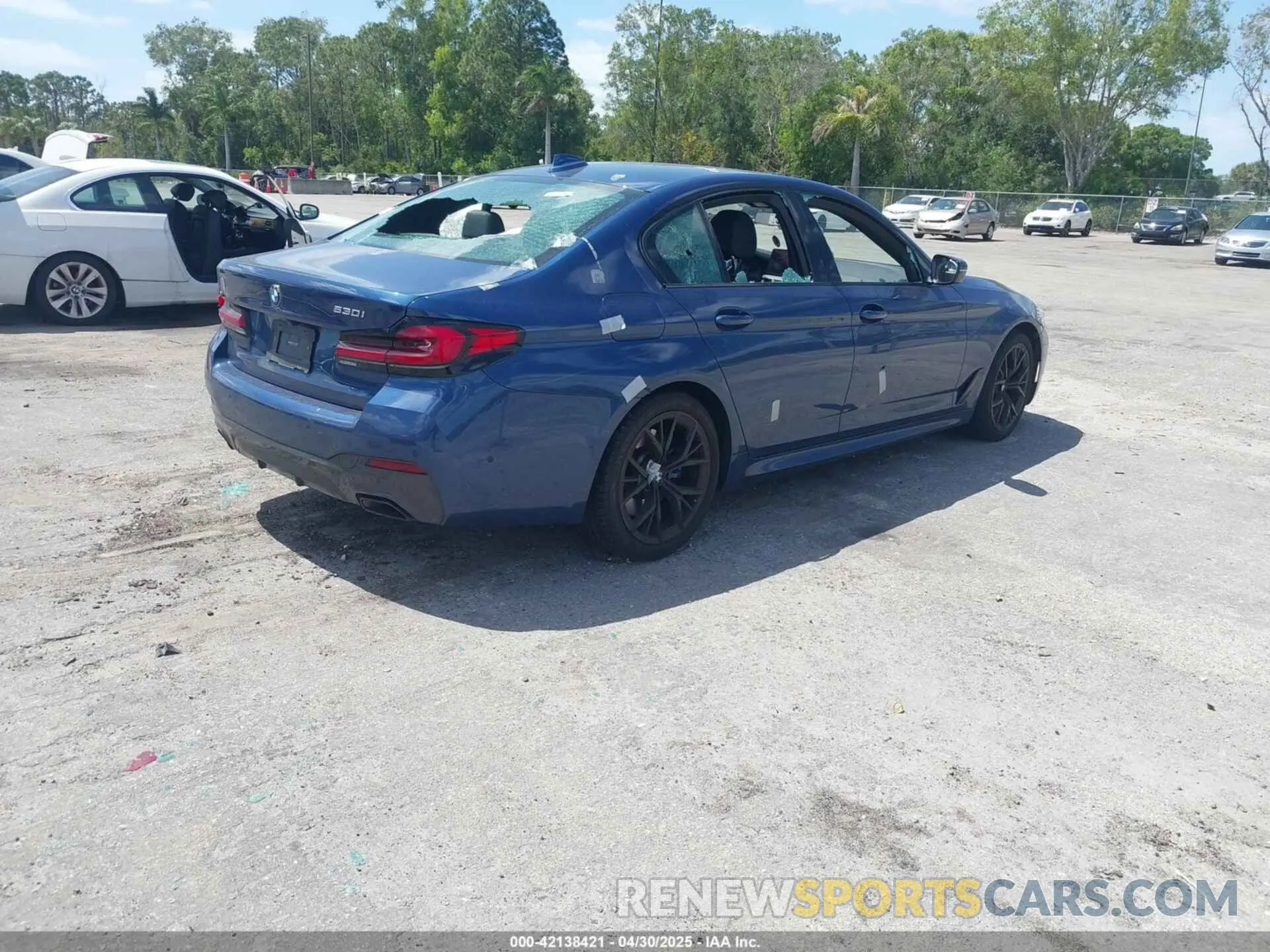 4 Photograph of a damaged car WBA53BH09MWX23682 BMW 530I 2021