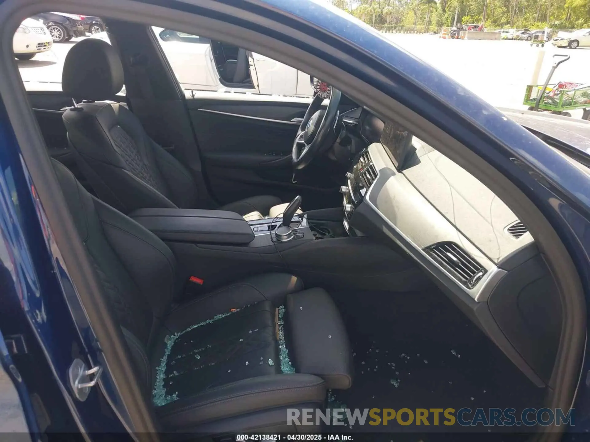 5 Photograph of a damaged car WBA53BH09MWX23682 BMW 530I 2021