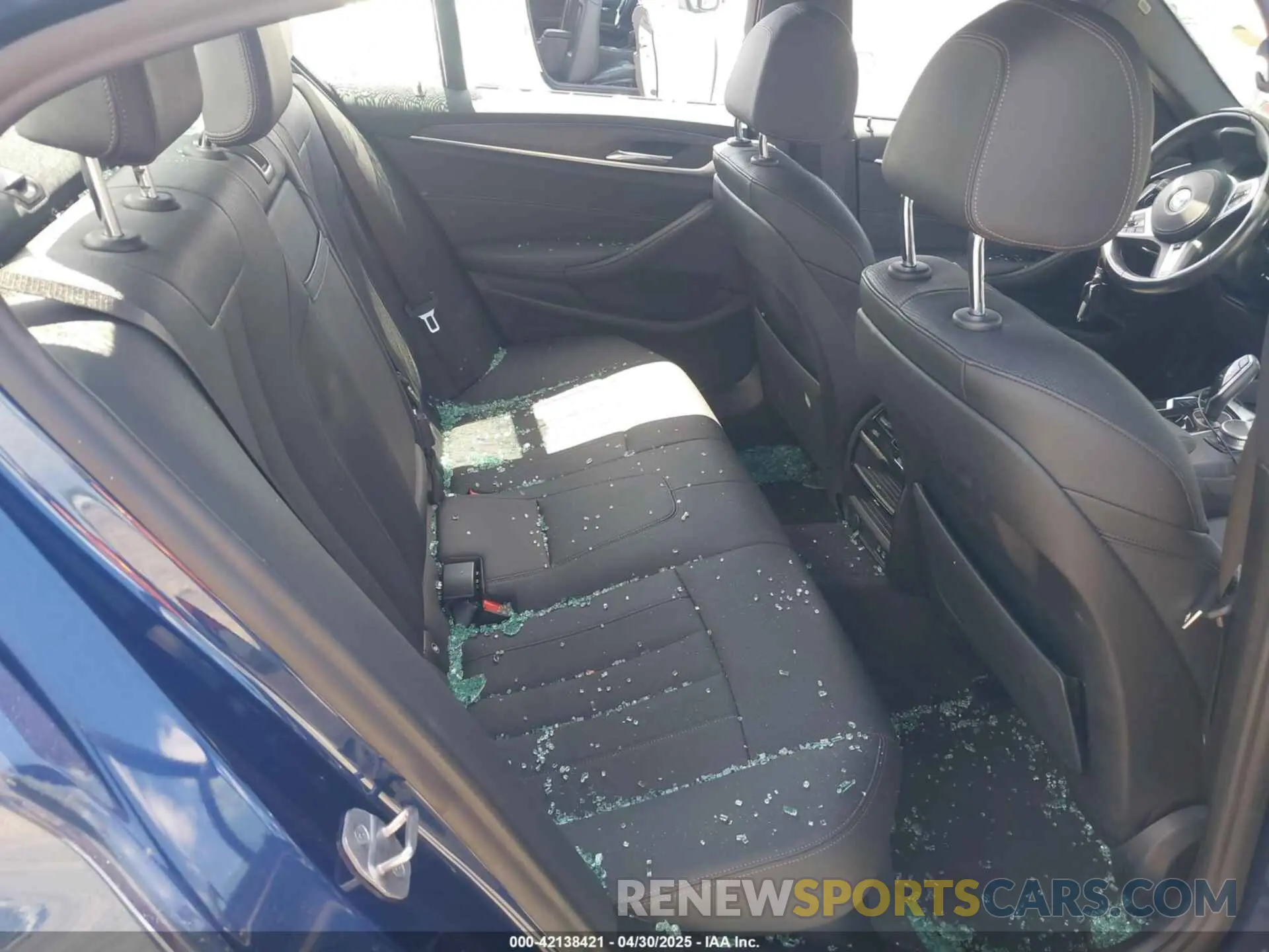 8 Photograph of a damaged car WBA53BH09MWX23682 BMW 530I 2021