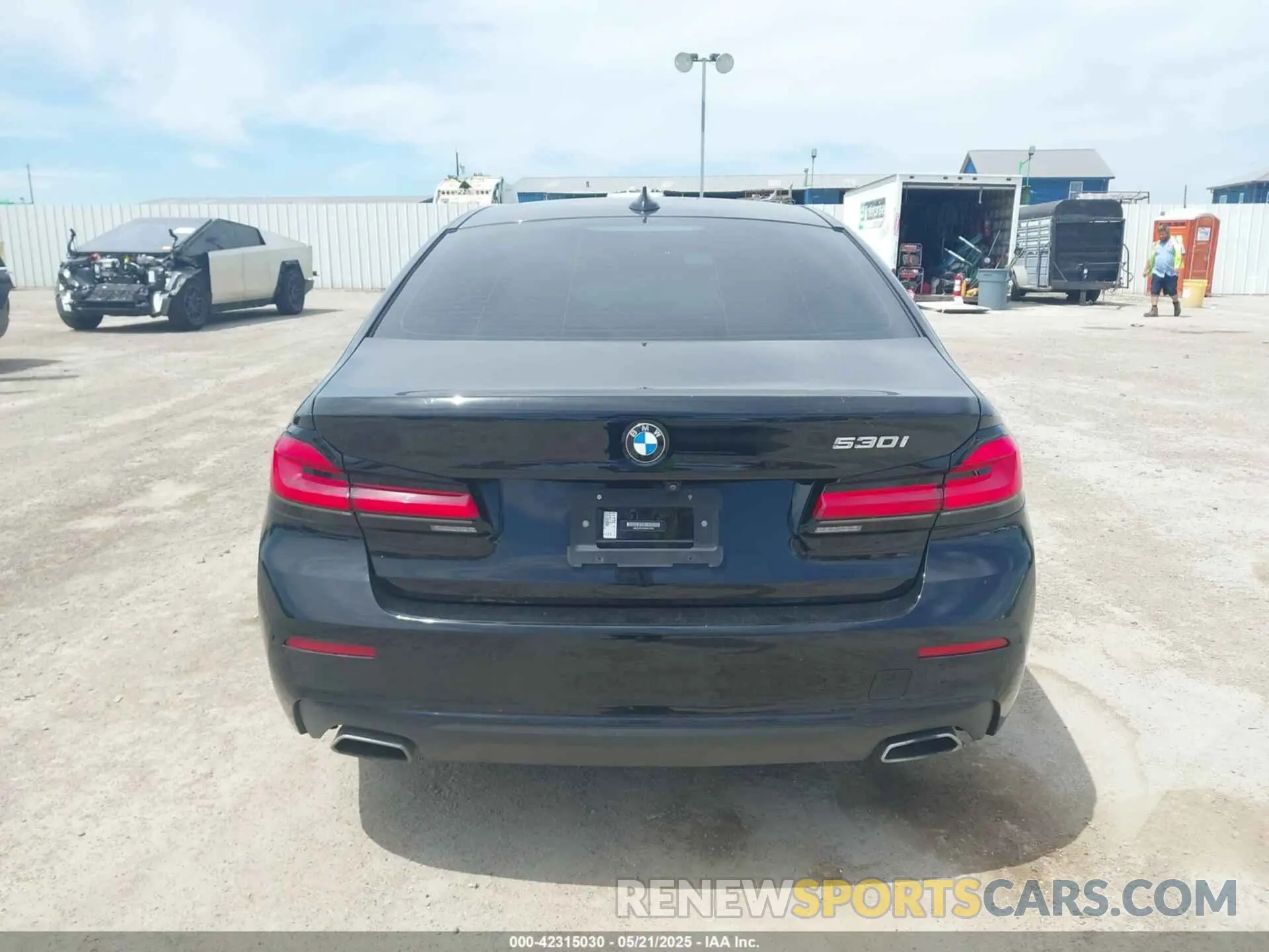 16 Photograph of a damaged car WBA53BH09MWX27909 BMW 530I 2021