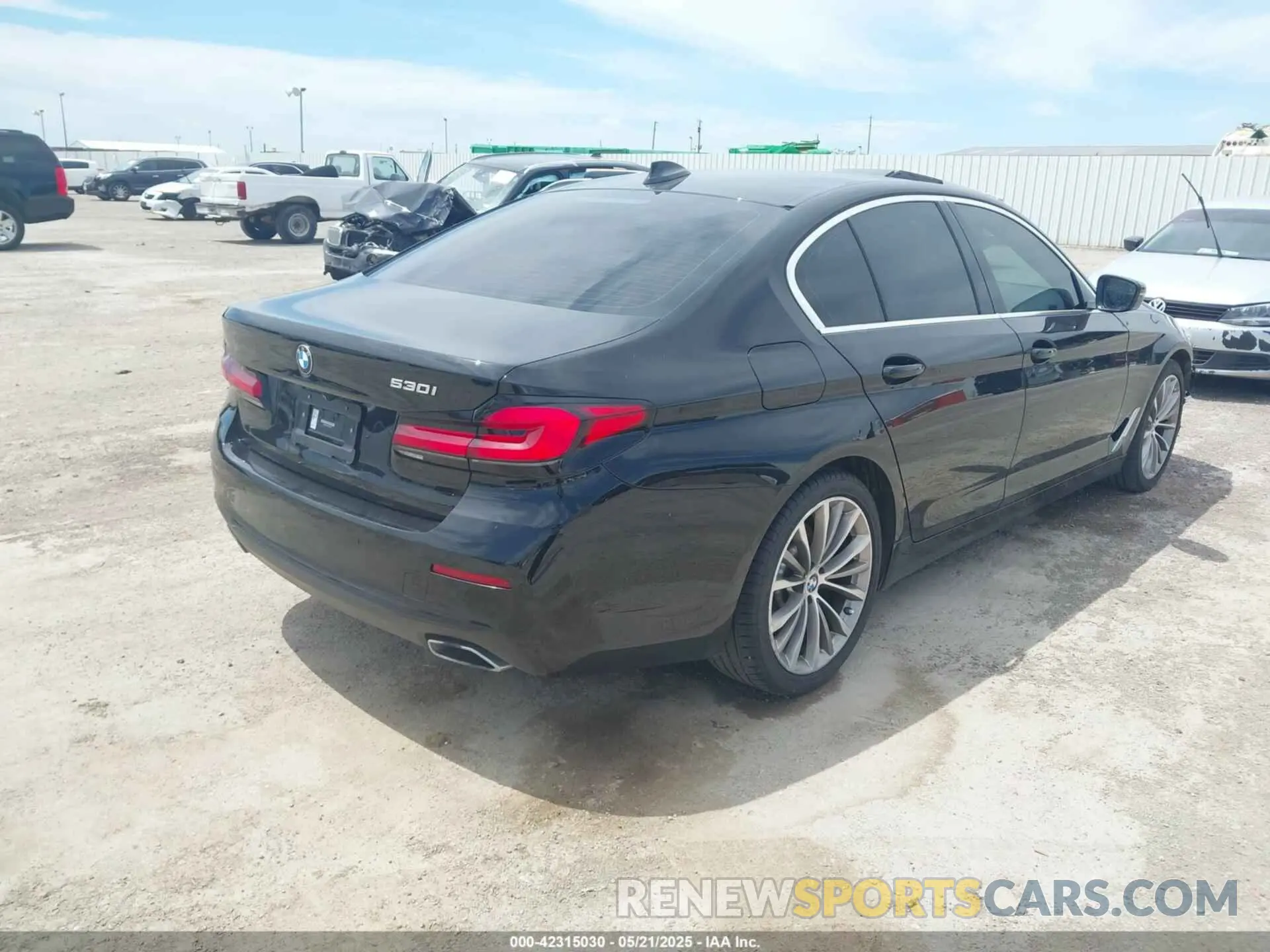 4 Photograph of a damaged car WBA53BH09MWX27909 BMW 530I 2021