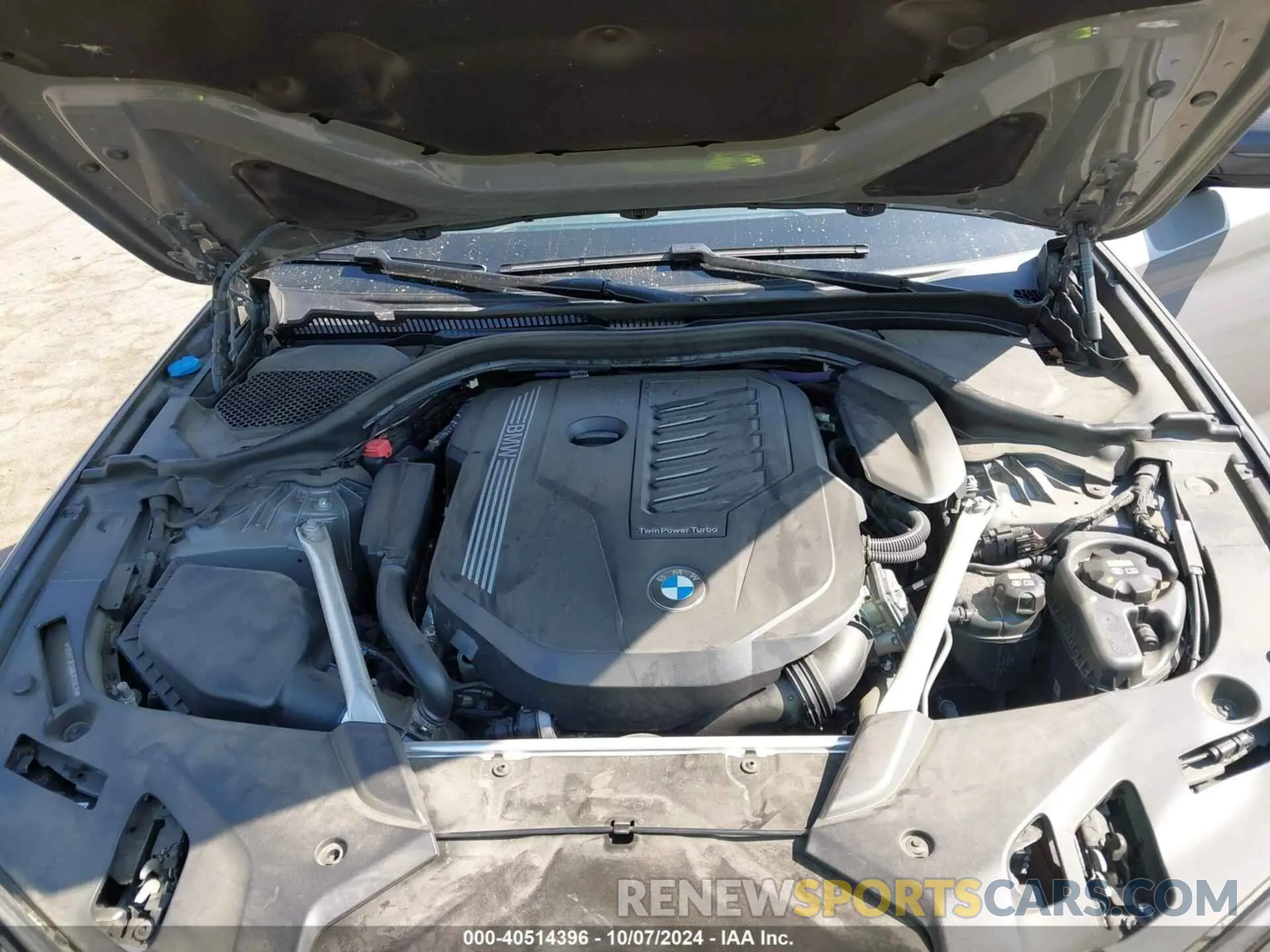 10 Photograph of a damaged car WBA73BJ06NCK24635 BMW 540 2022