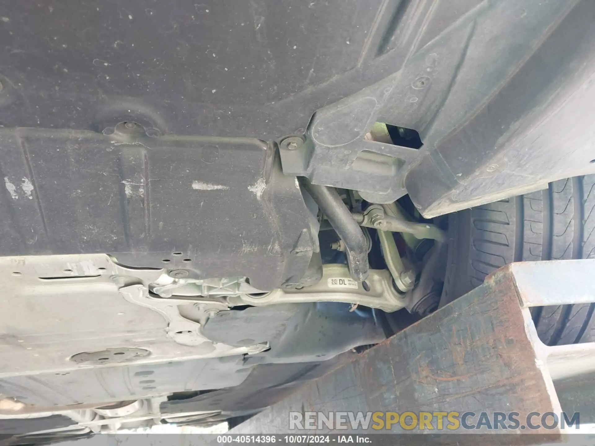 17 Photograph of a damaged car WBA73BJ06NCK24635 BMW 540 2022
