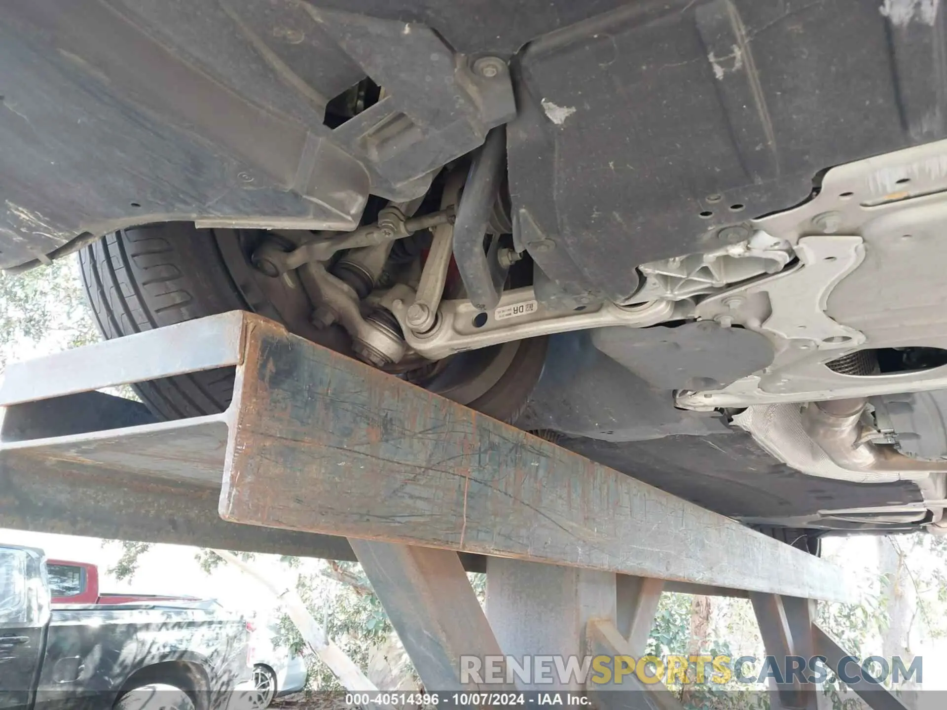 19 Photograph of a damaged car WBA73BJ06NCK24635 BMW 540 2022