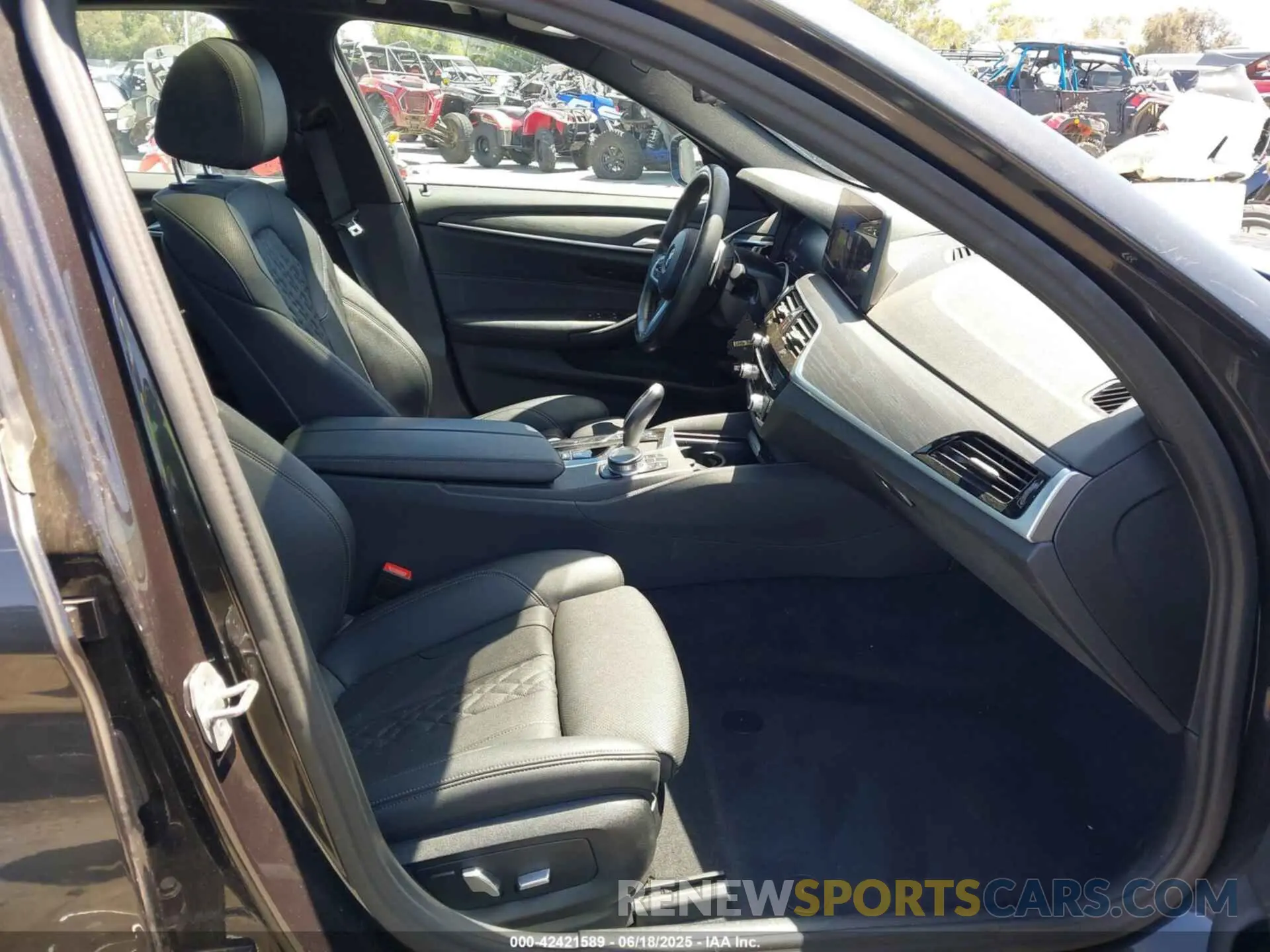 5 Photograph of a damaged car WBA53BJ00PWX97460 BMW 540 2023