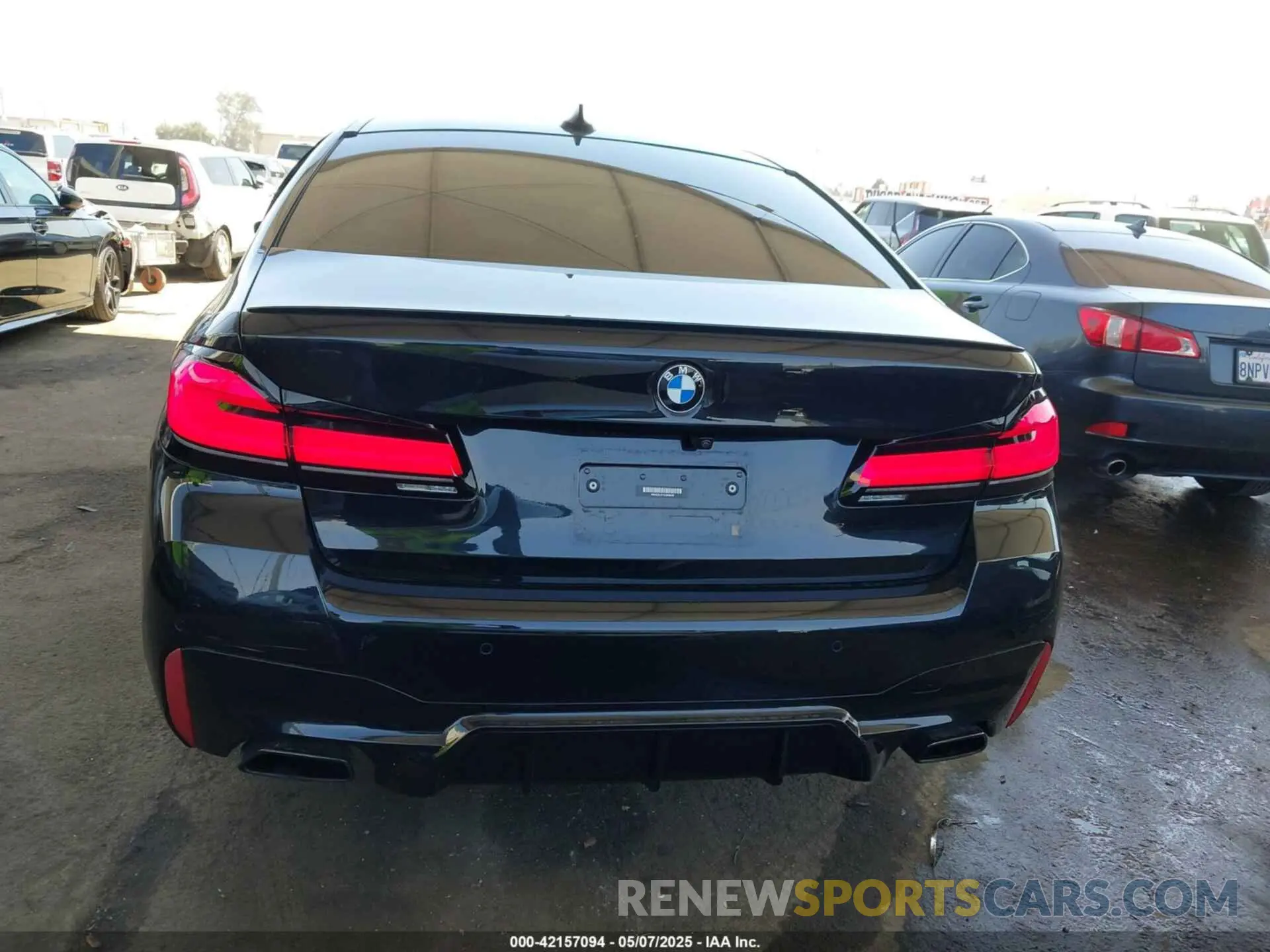 17 Photograph of a damaged car WBA53BJ01PCN28028 BMW 540 2023