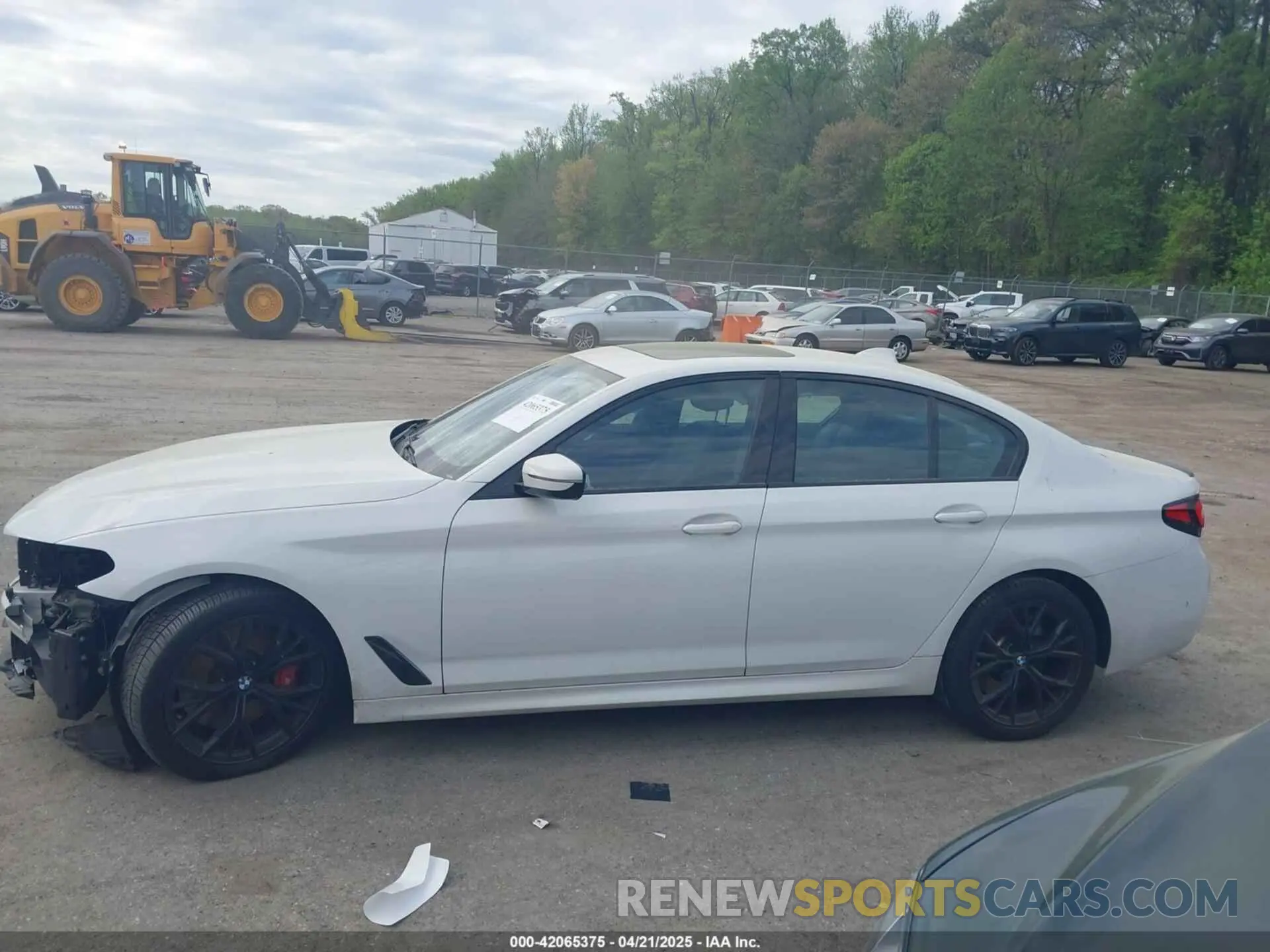 14 Photograph of a damaged car WBA73BJ07PWX98985 BMW 540 2023