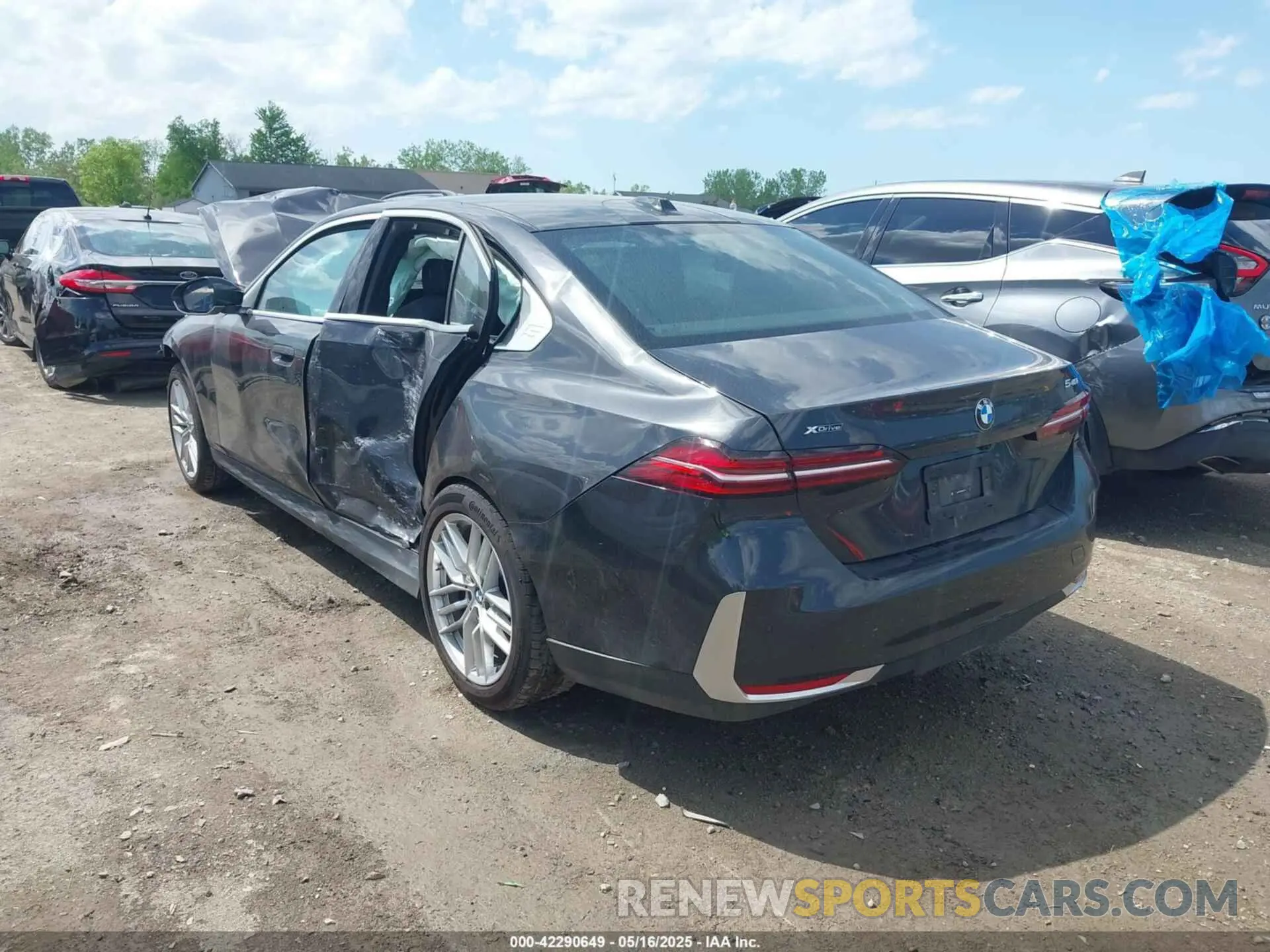 3 Photograph of a damaged car WBA63FJ03RCR11712 BMW 540 2024