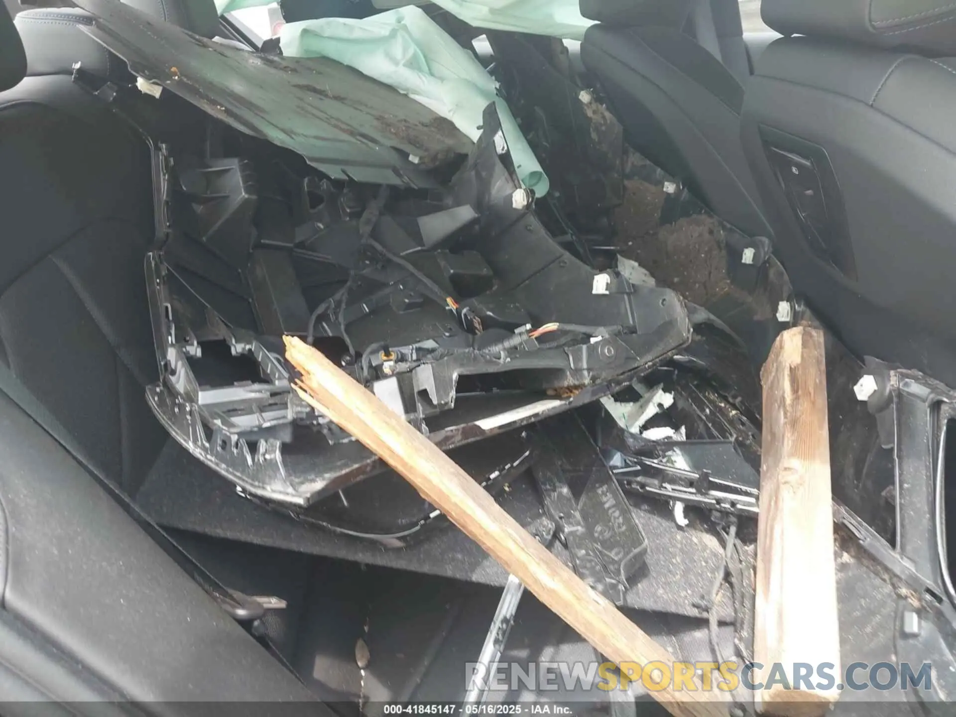 8 Photograph of a damaged car WBA63FJ08RCS61047 BMW 540 2024