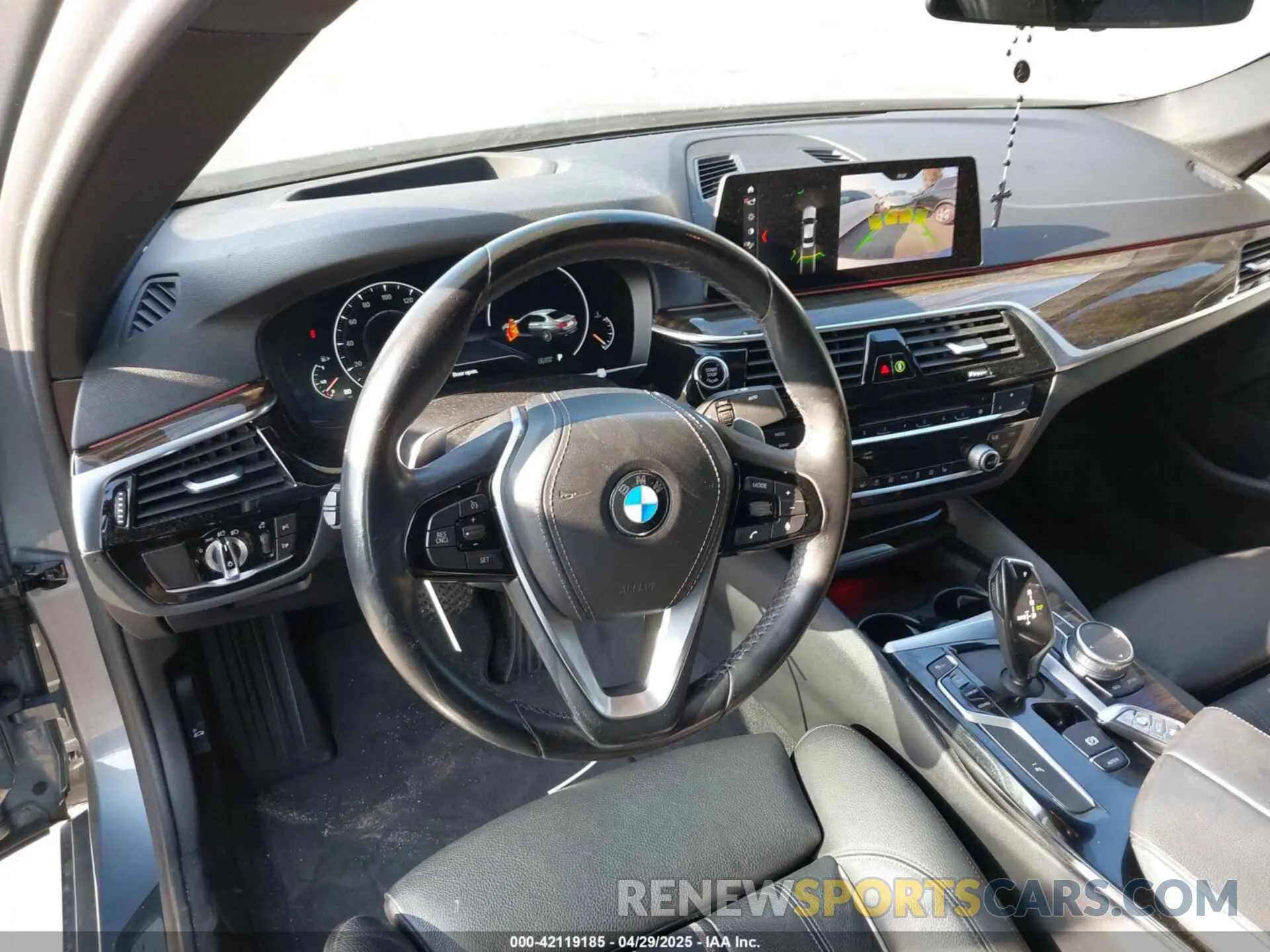 22 Photograph of a damaged car WBAJE5C50KWW41835 BMW 540I 2019