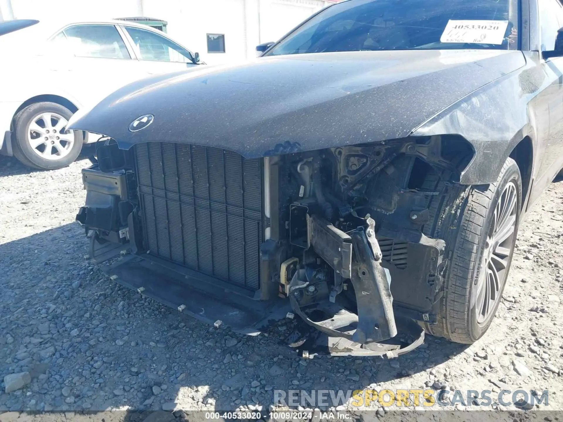 19 Photograph of a damaged car WBAJE5C55KG919364 BMW 540I 2019