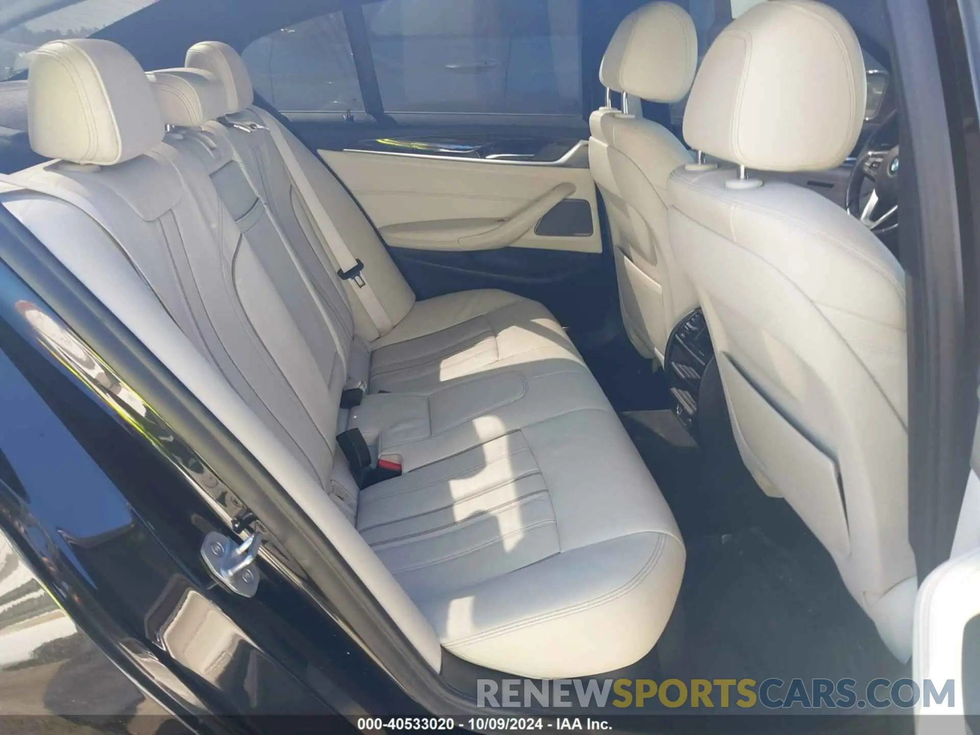8 Photograph of a damaged car WBAJE5C55KG919364 BMW 540I 2019