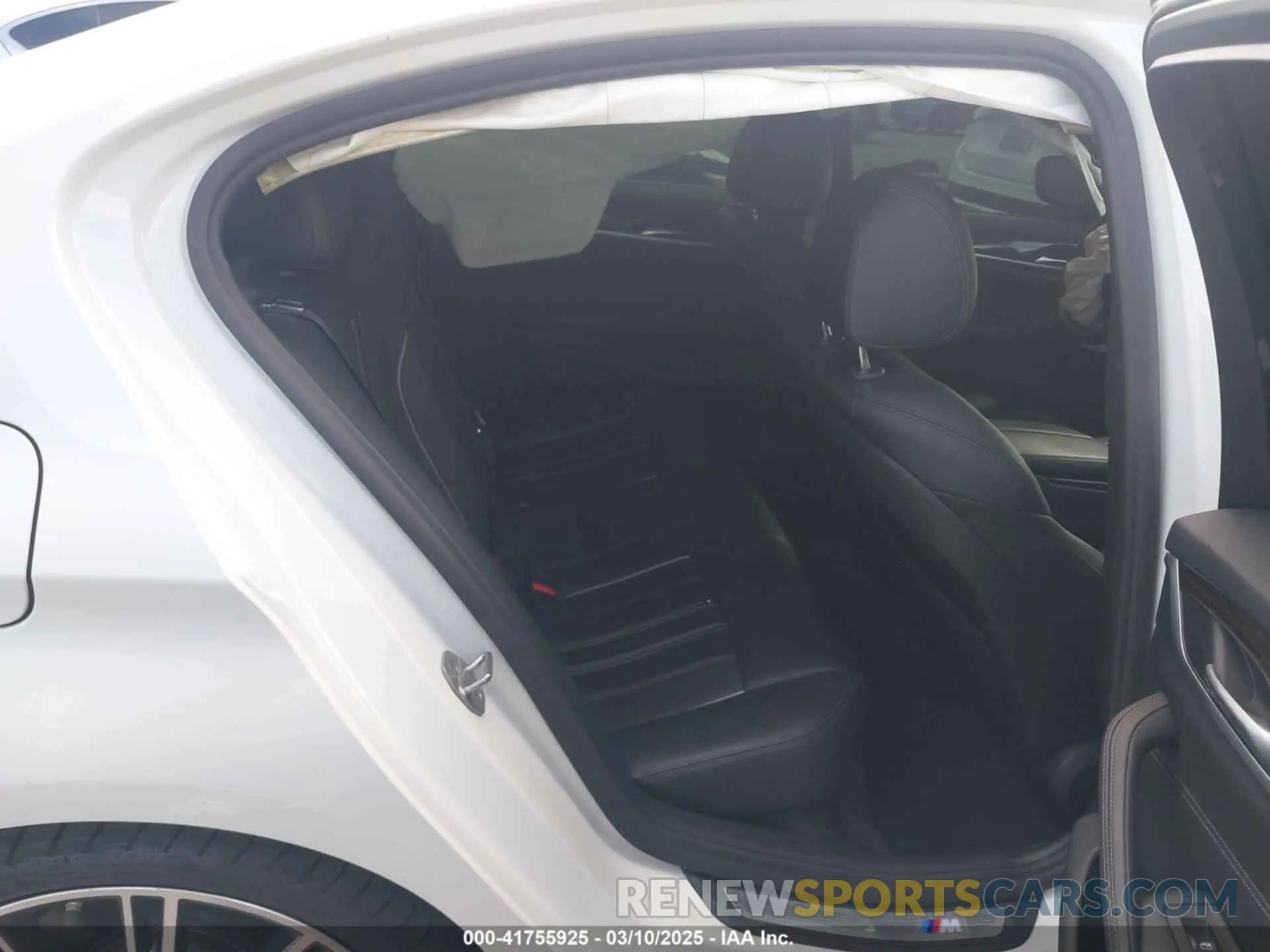 8 Photograph of a damaged car WBAJE5C55KWW18387 BMW 540I 2019