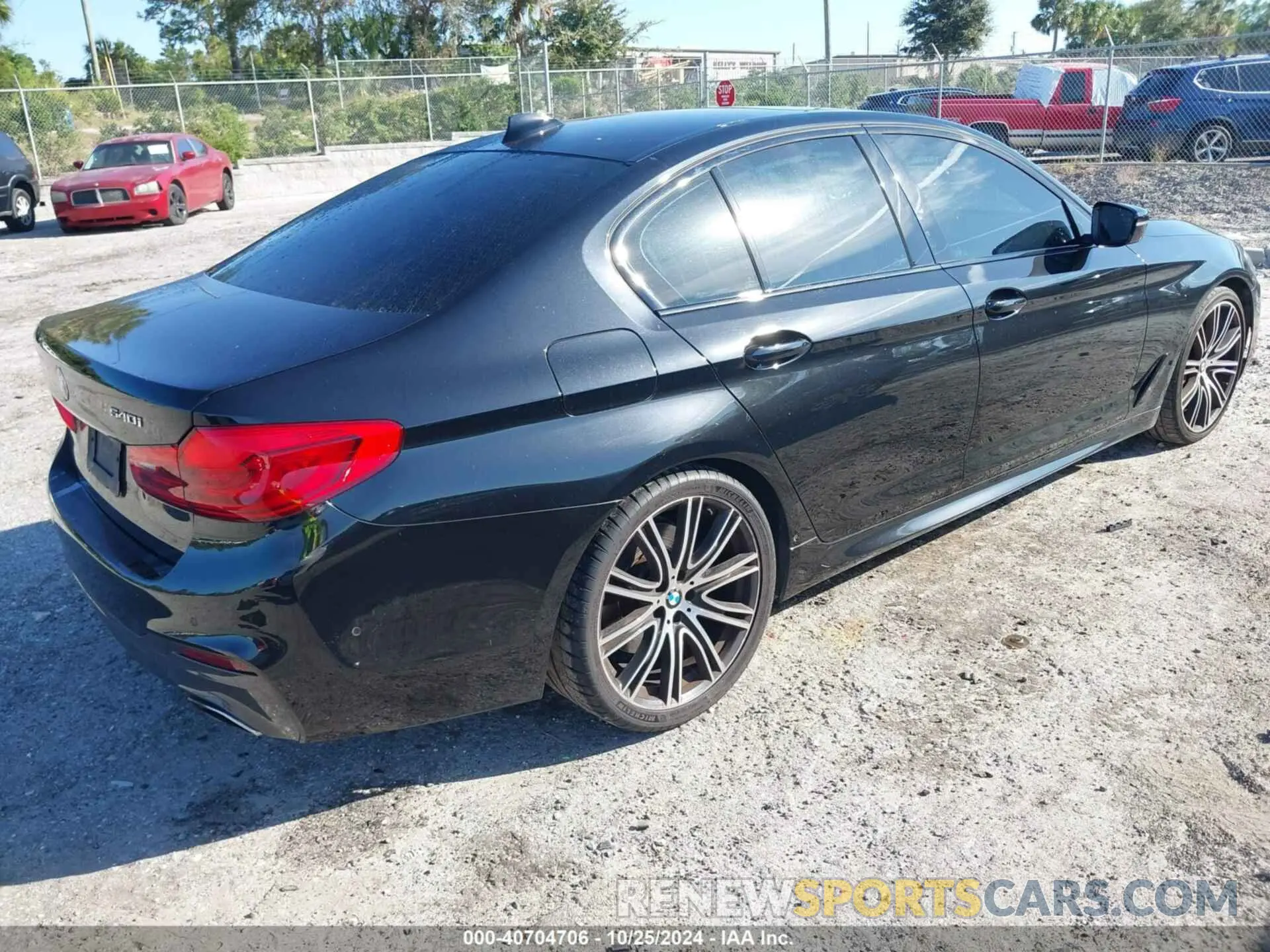 4 Photograph of a damaged car WBAJE5C56KWE66476 BMW 540I 2019