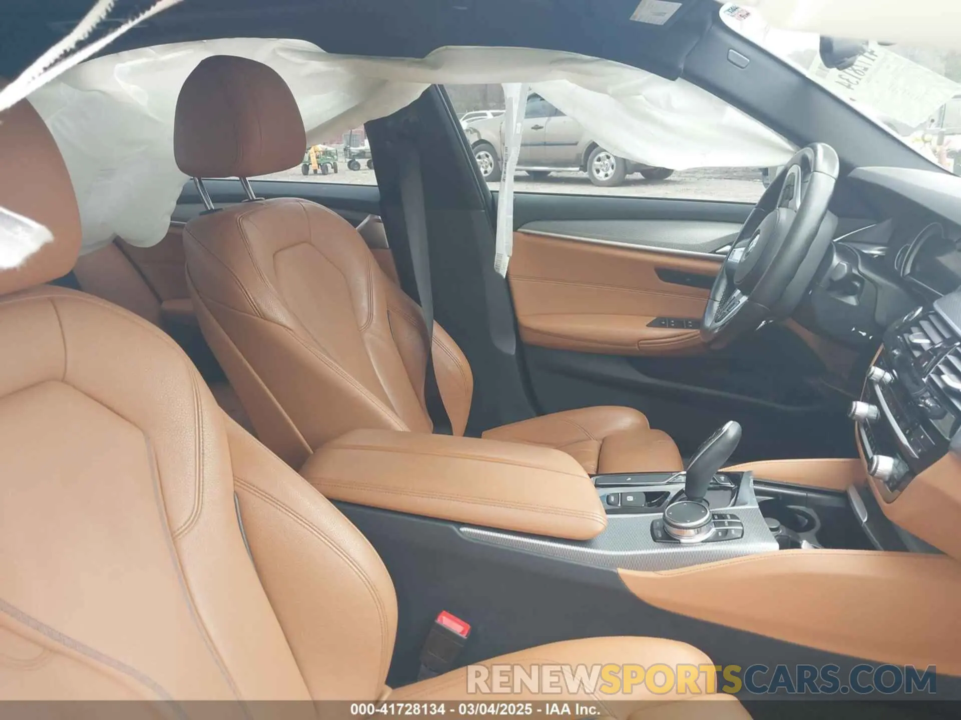5 Photograph of a damaged car WBAJE5C57KWW11389 BMW 540I 2019