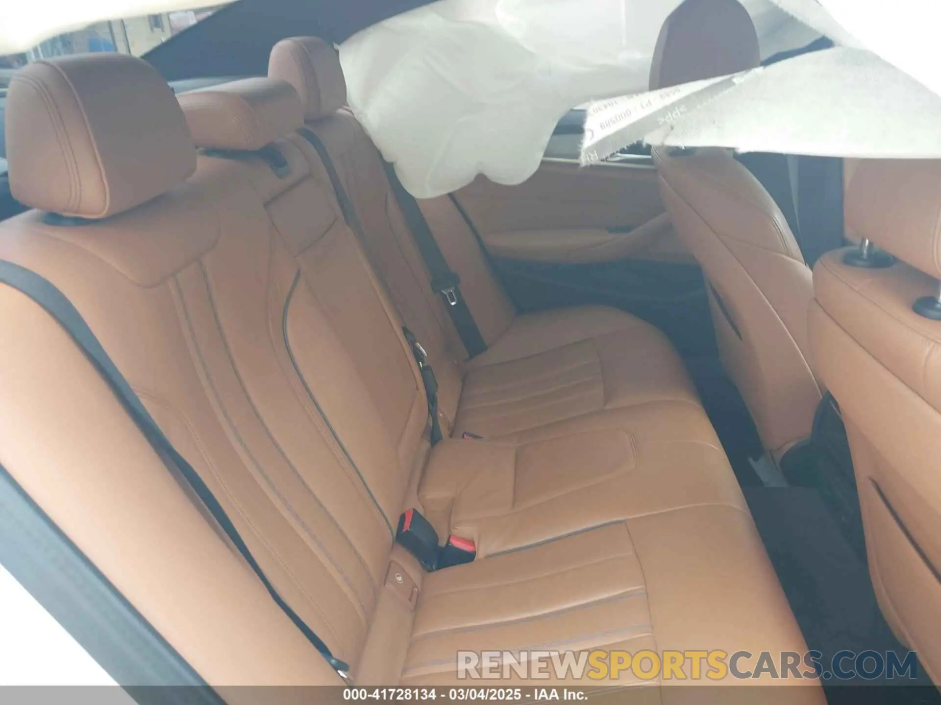 8 Photograph of a damaged car WBAJE5C57KWW11389 BMW 540I 2019