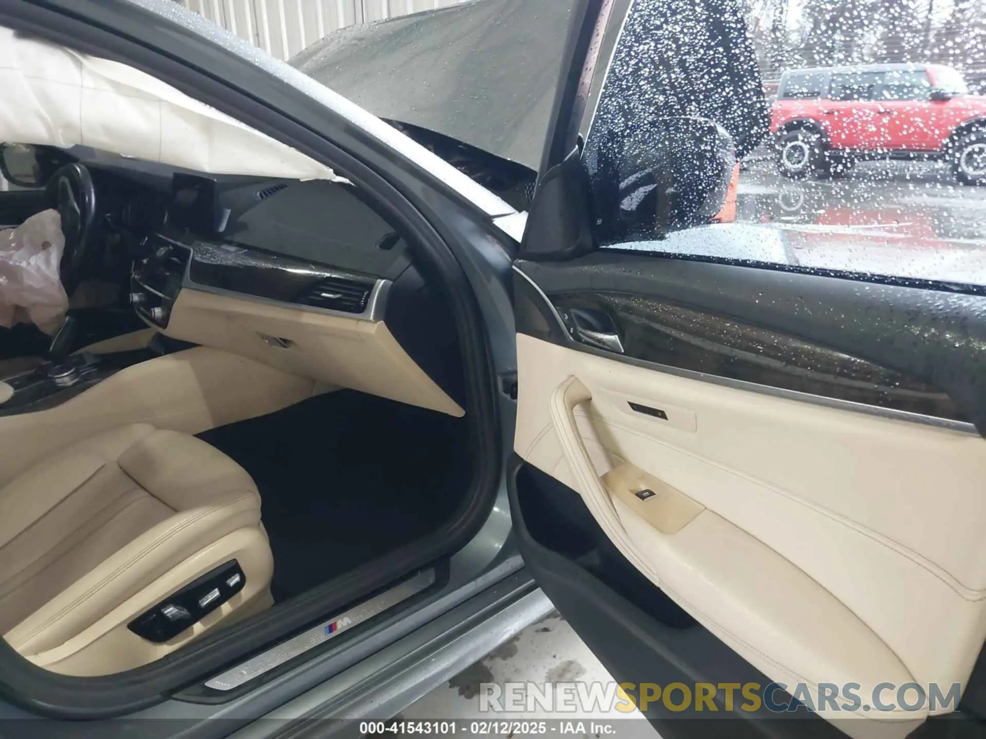5 Photograph of a damaged car WBAJE5C57KWW12641 BMW 540I 2019