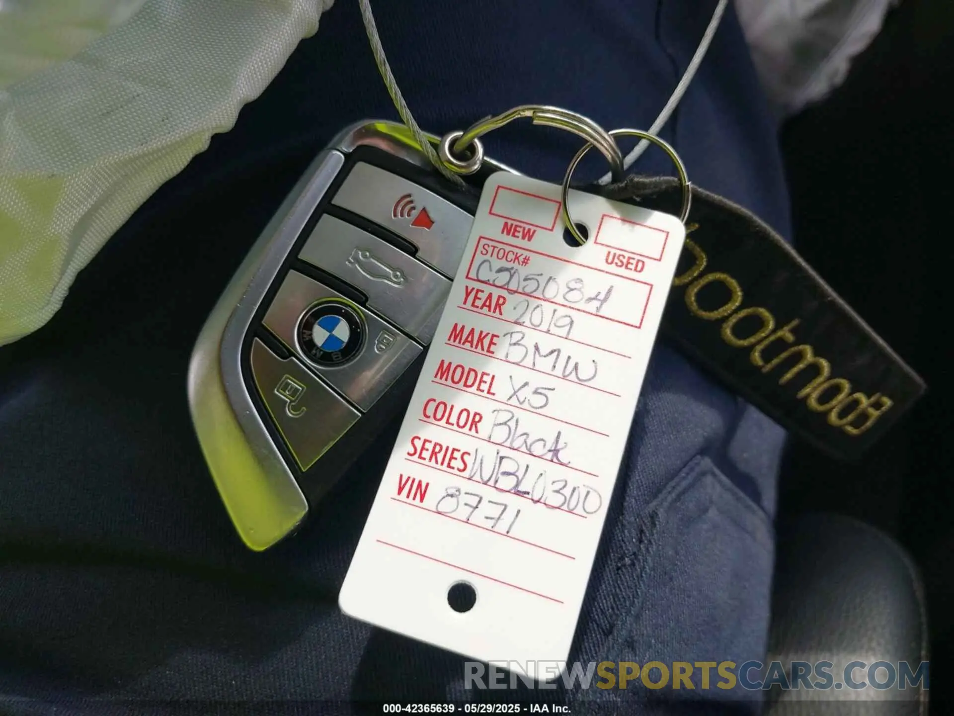 11 Photograph of a damaged car WBAJE5C58KWA98771 BMW 540I 2019